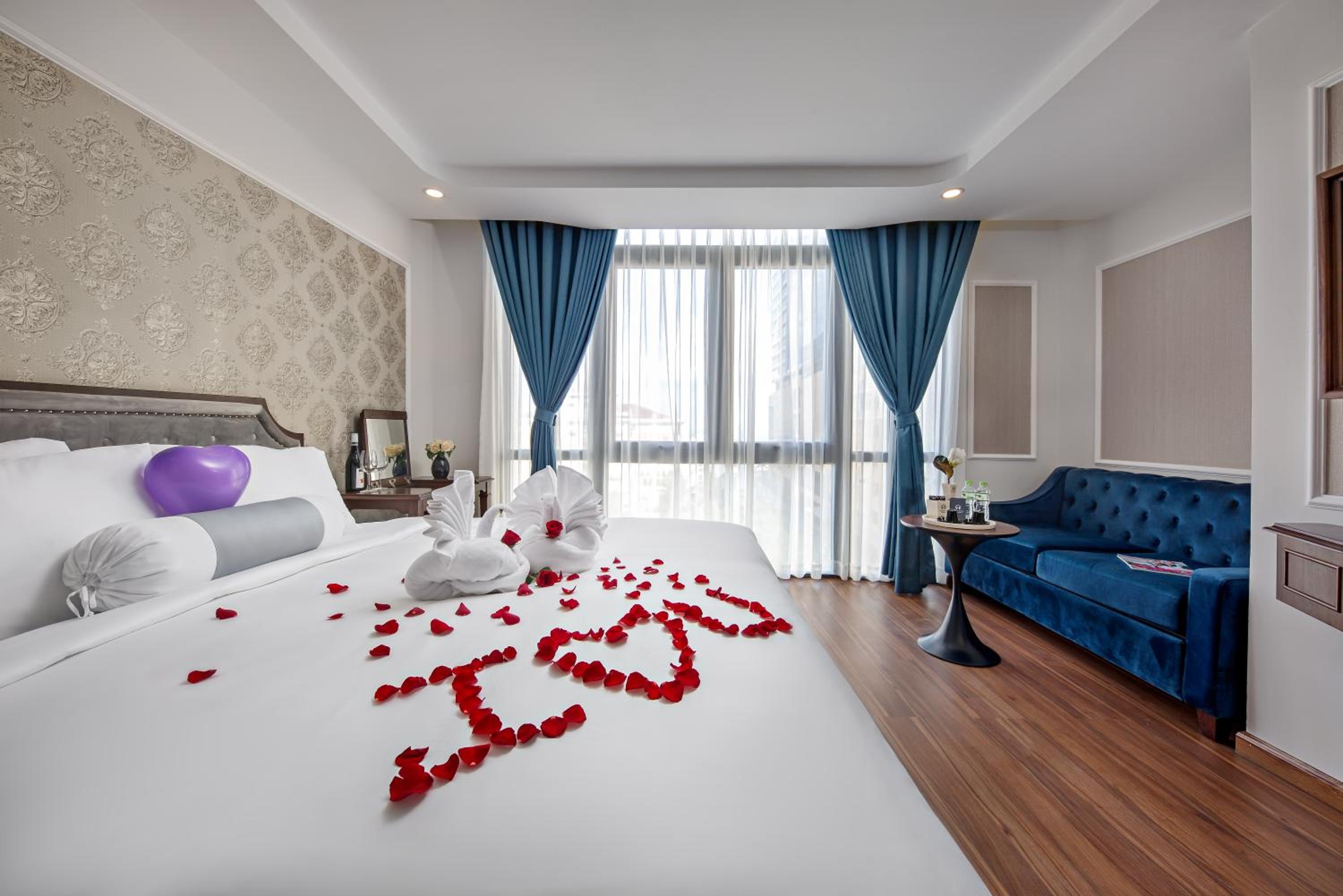 Premium Sea View King Room with Bathtub