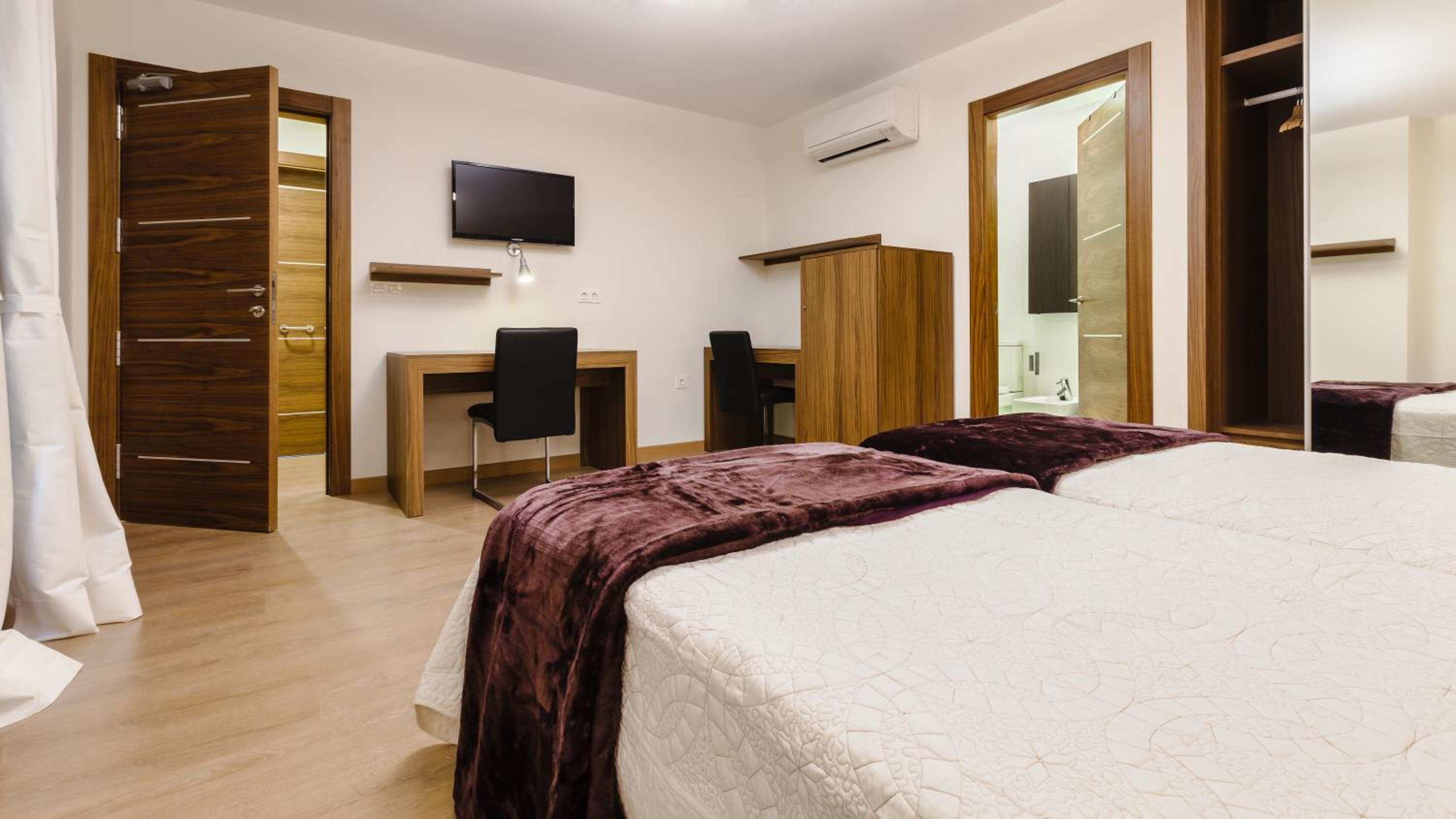 Twin Room with Private Bathroom