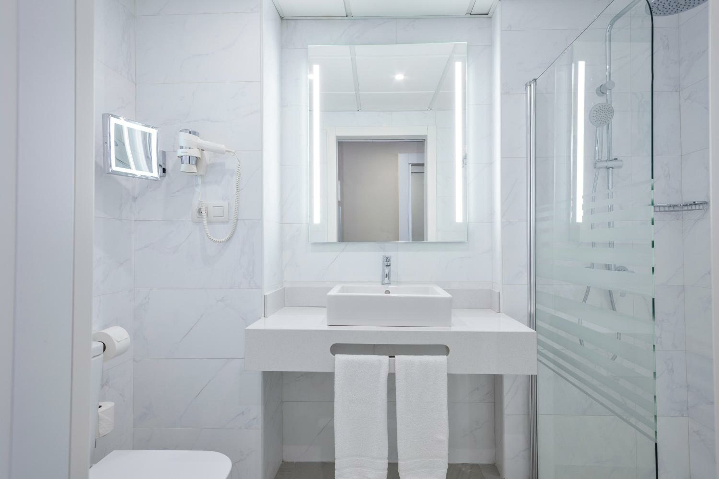  Double Room (3 Adults + 1 Child) 