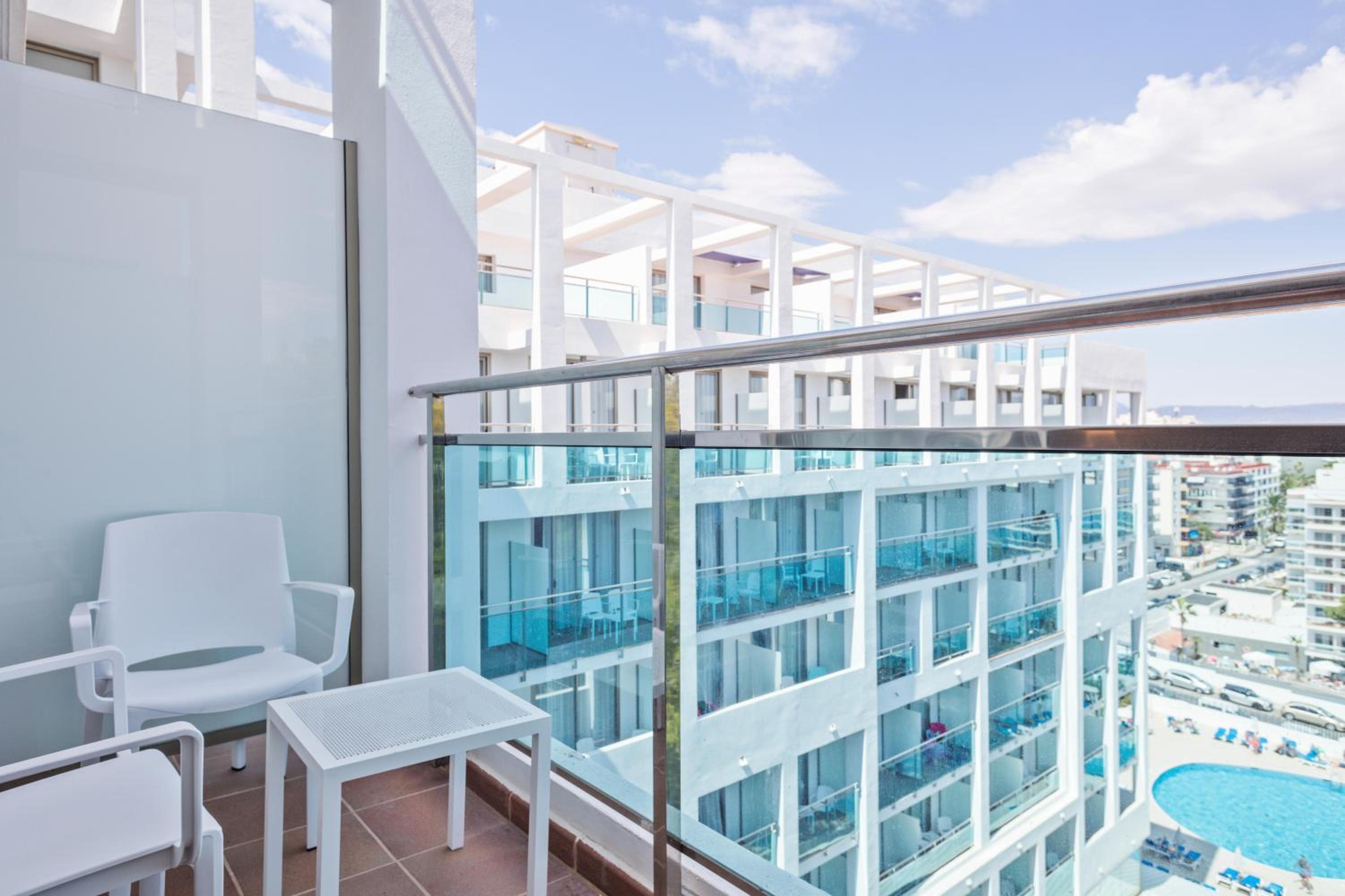  Double Room (3 Adults + 1 Child) 