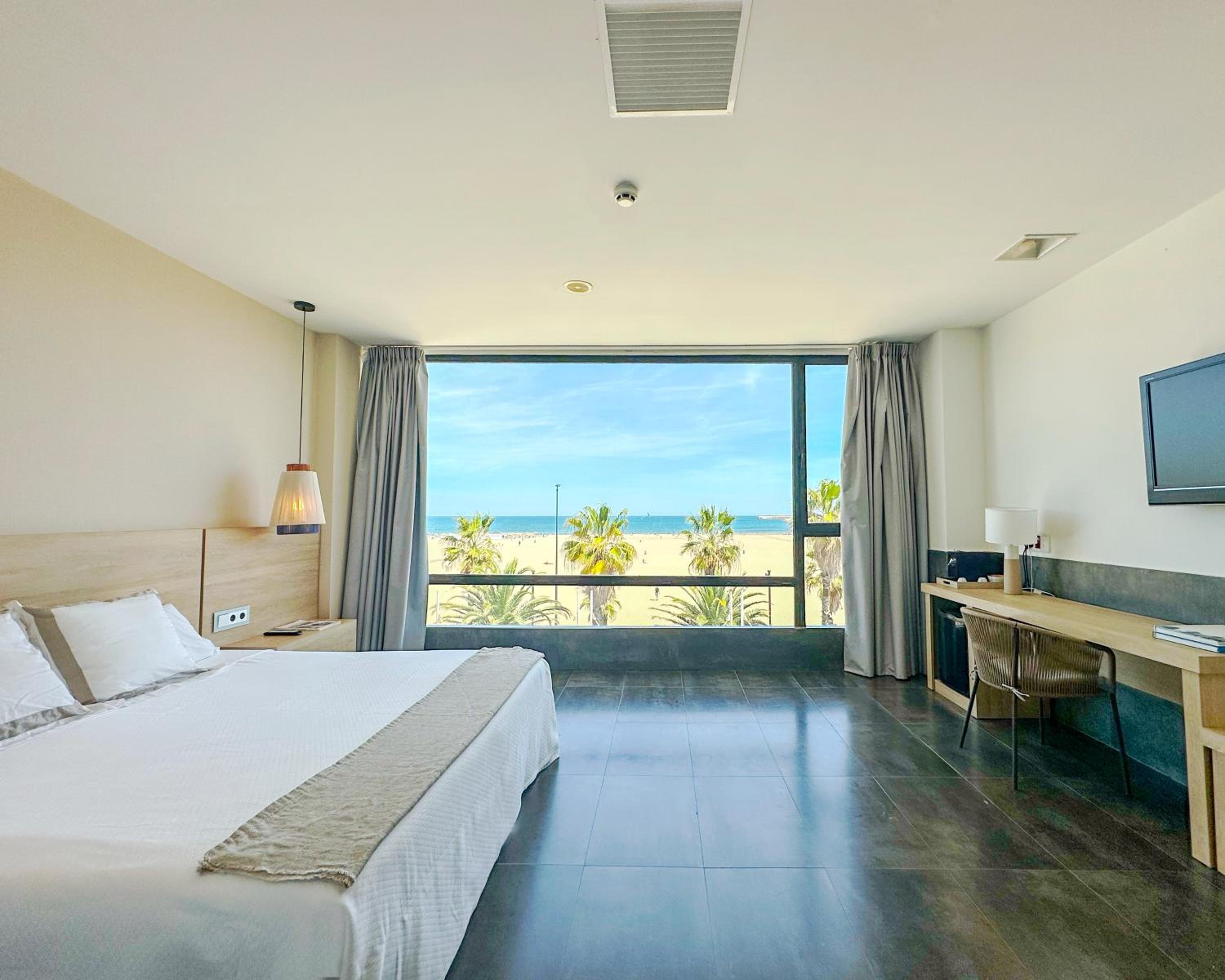 Suite with Sea Views