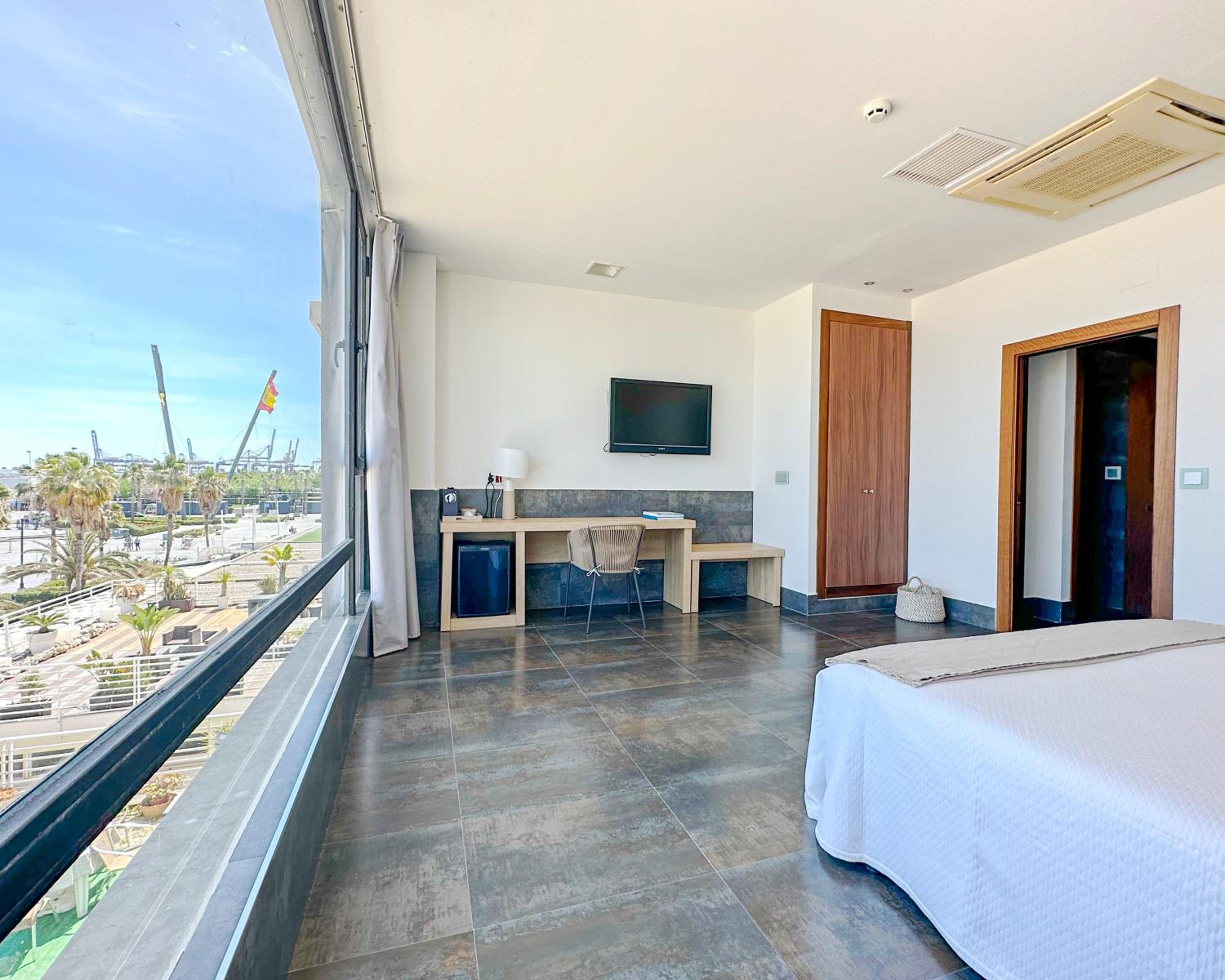 Suite with Sea Views