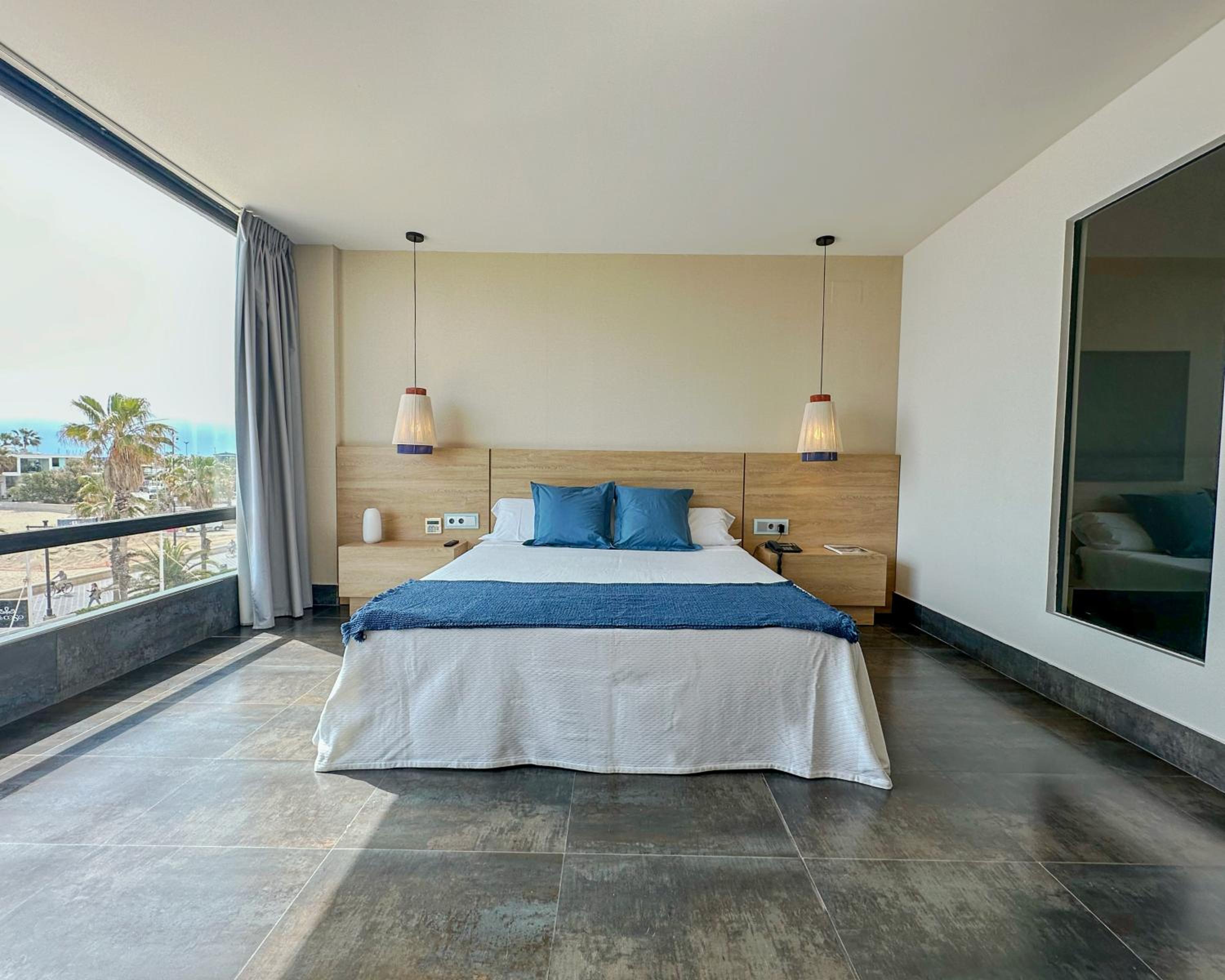 Suite with Sea Views