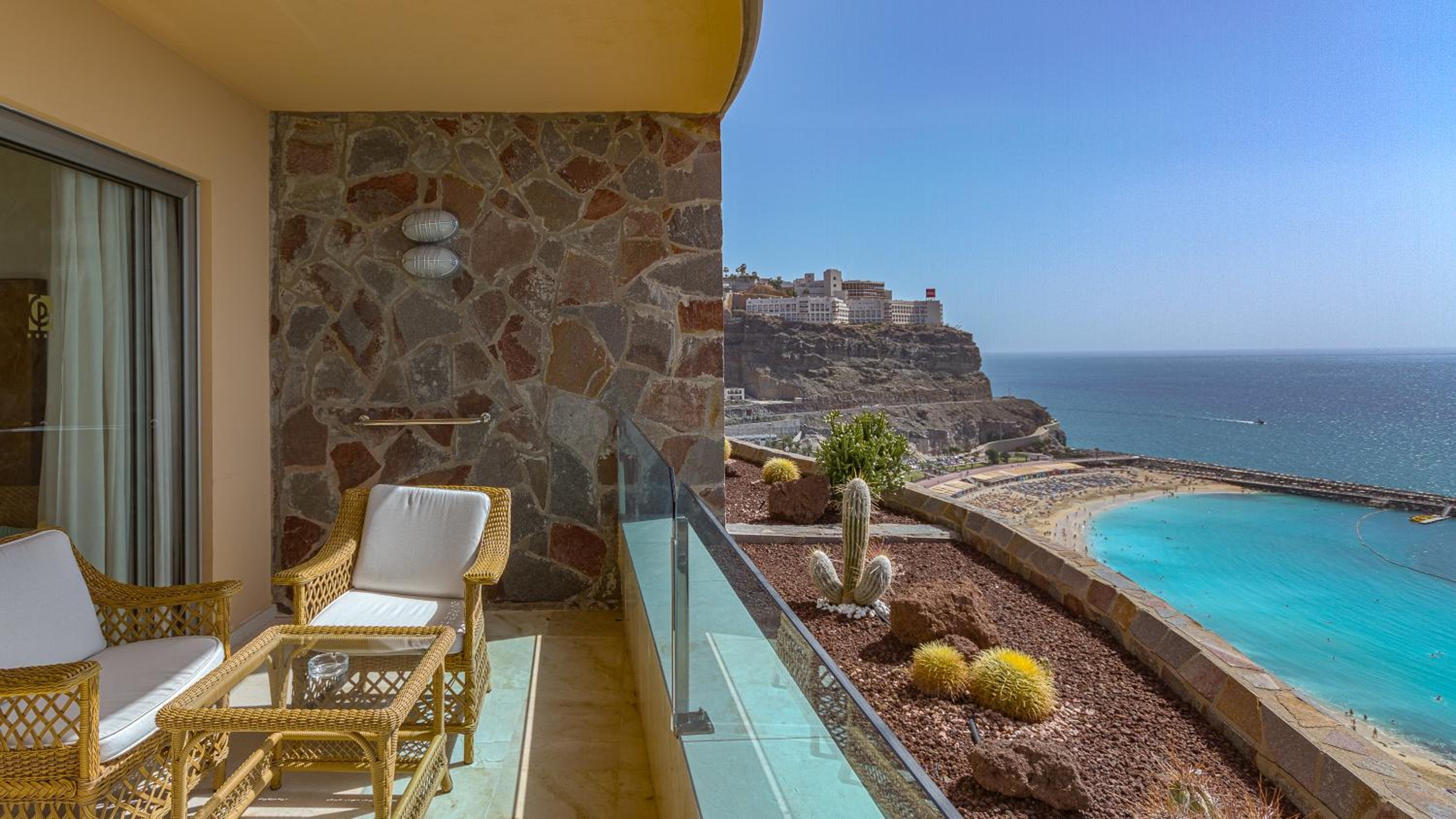 Twin Room with Sea View (2 adults)