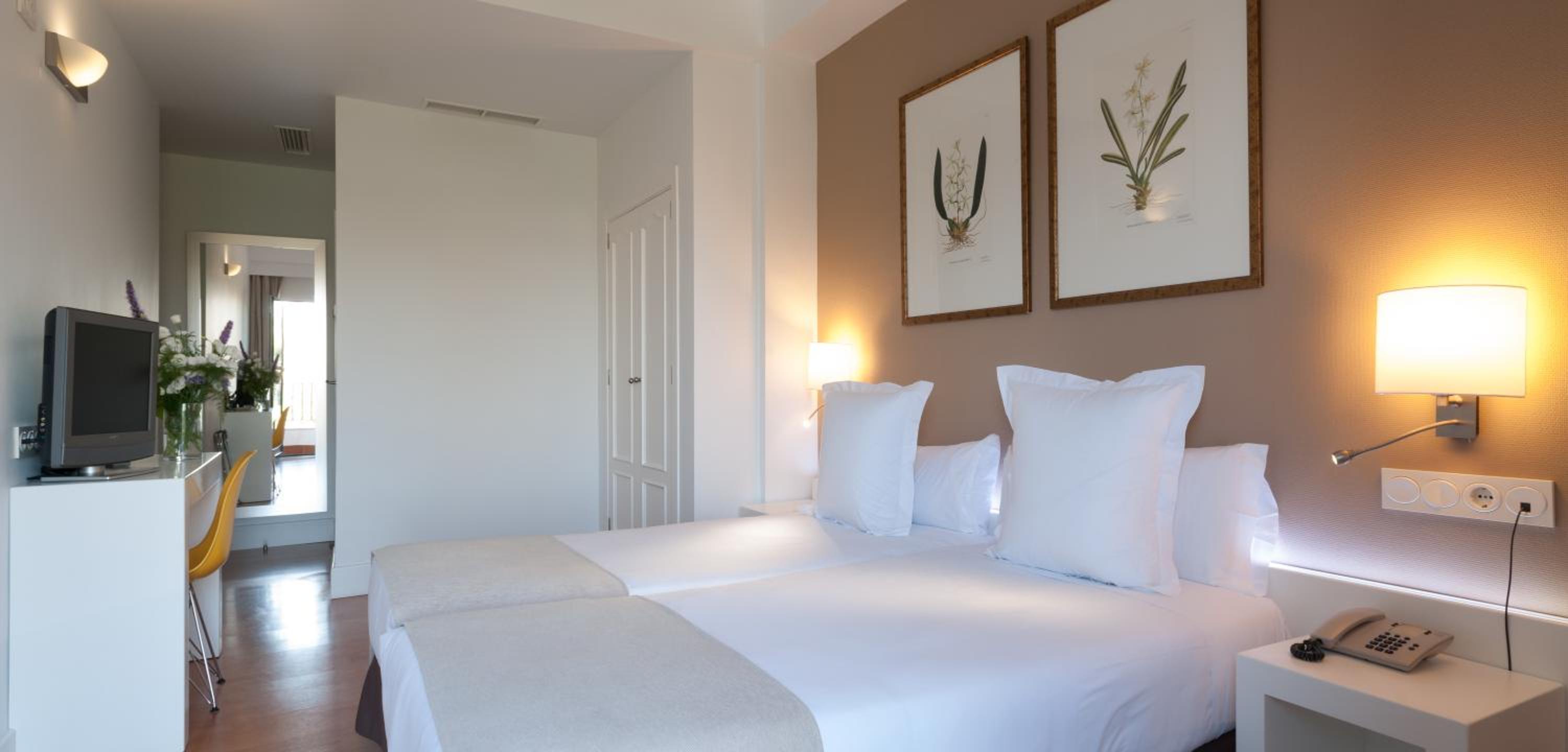 Comfort Double or Twin Room with View