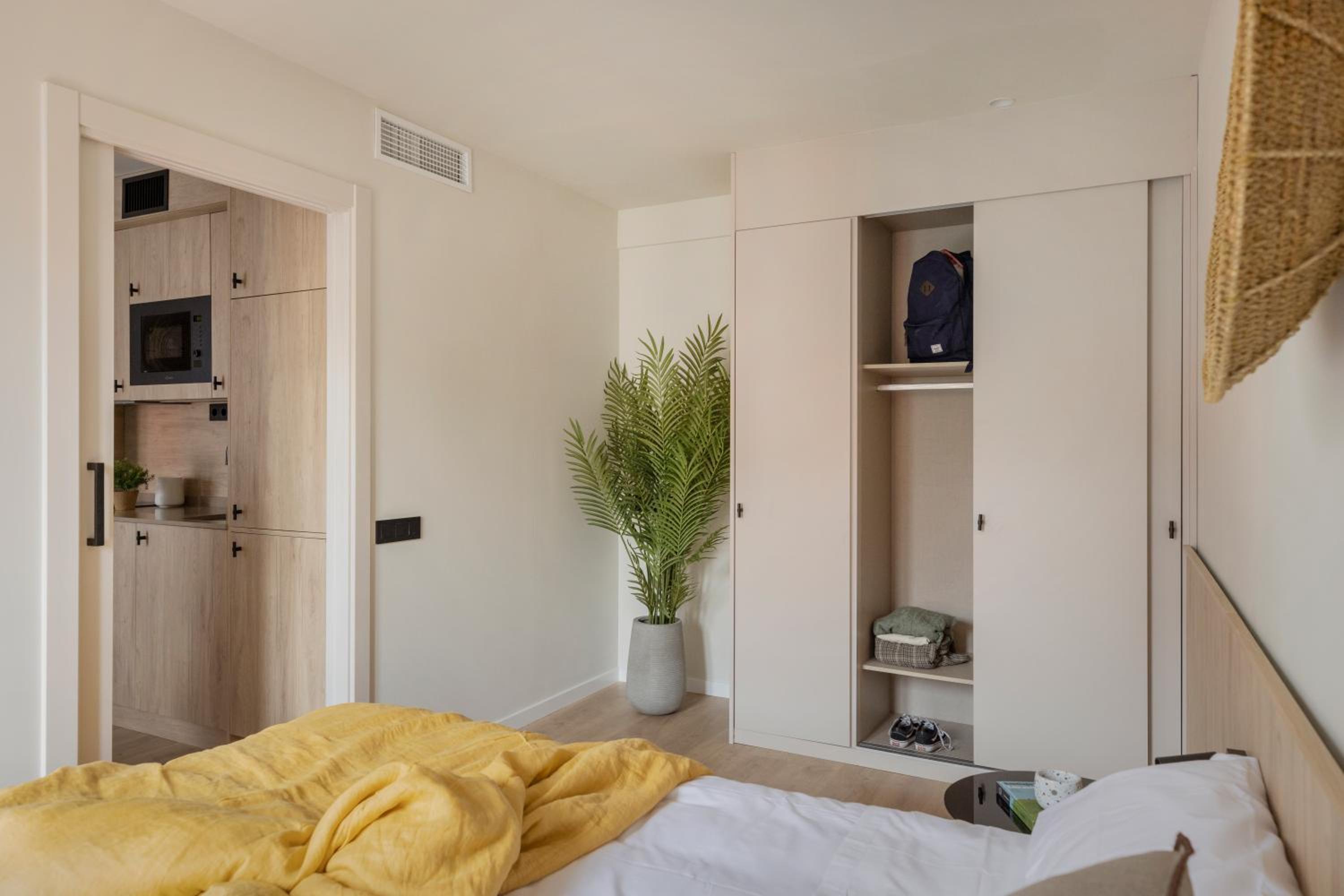 One-Bedroom Apartment