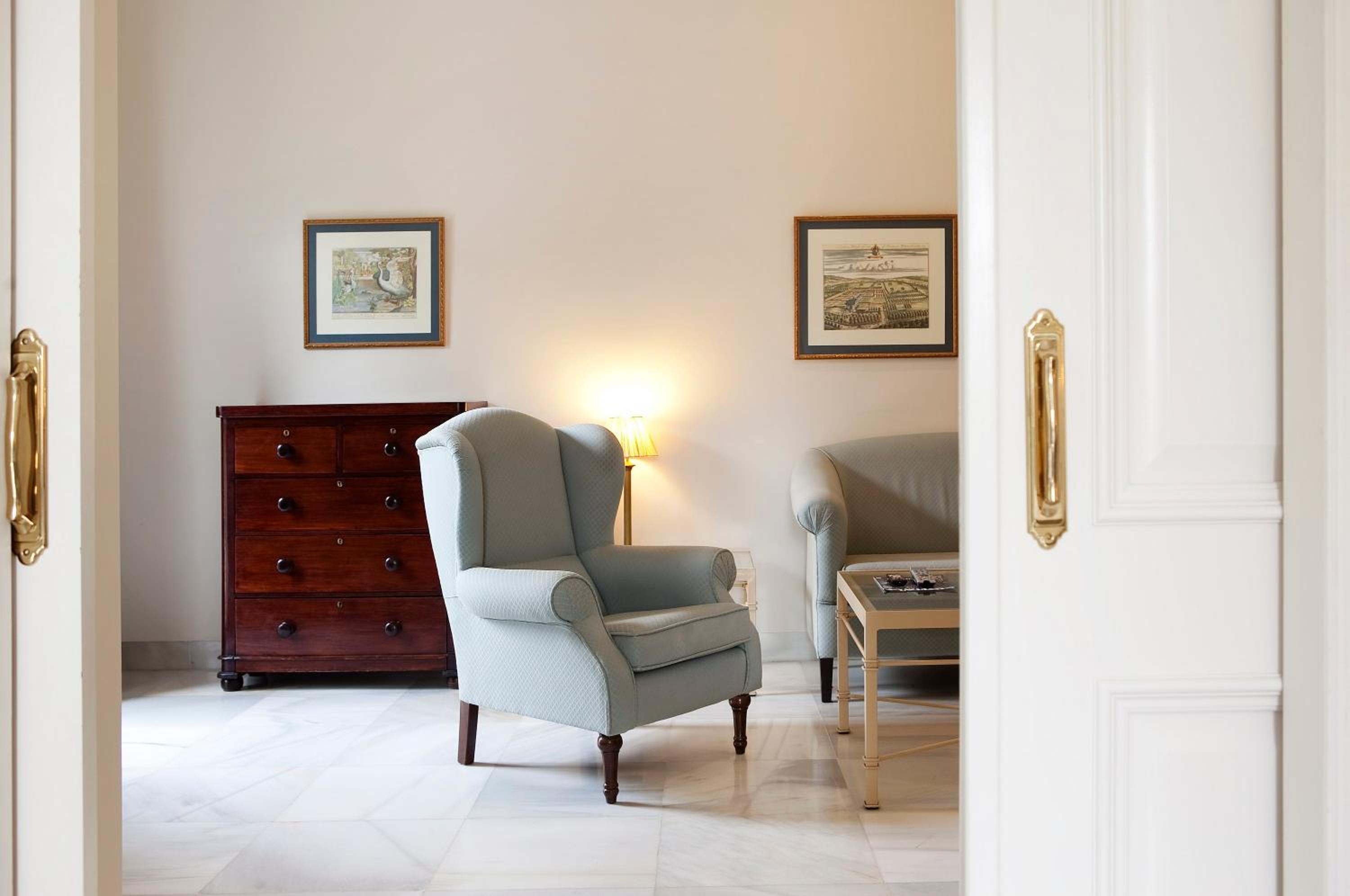 Junior Suite with Garden View