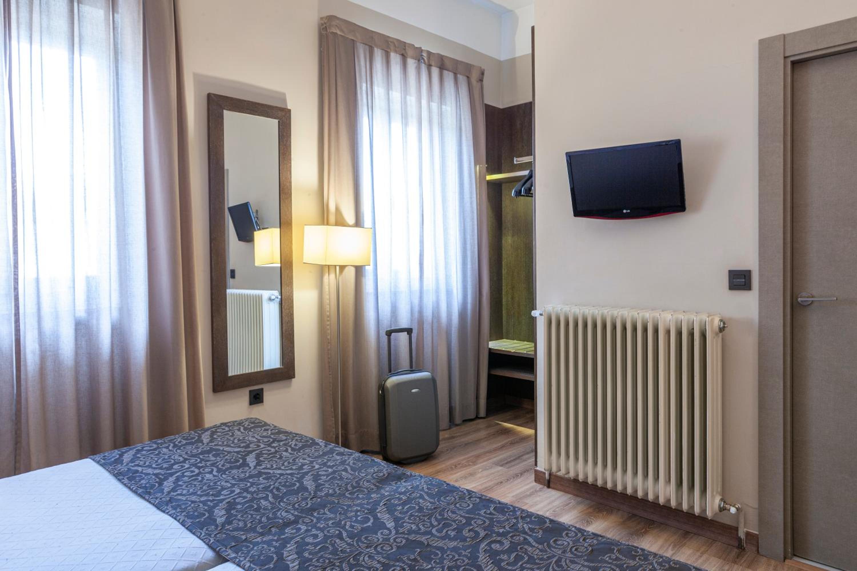 Double Room with One Extra Bed (3 Adults)