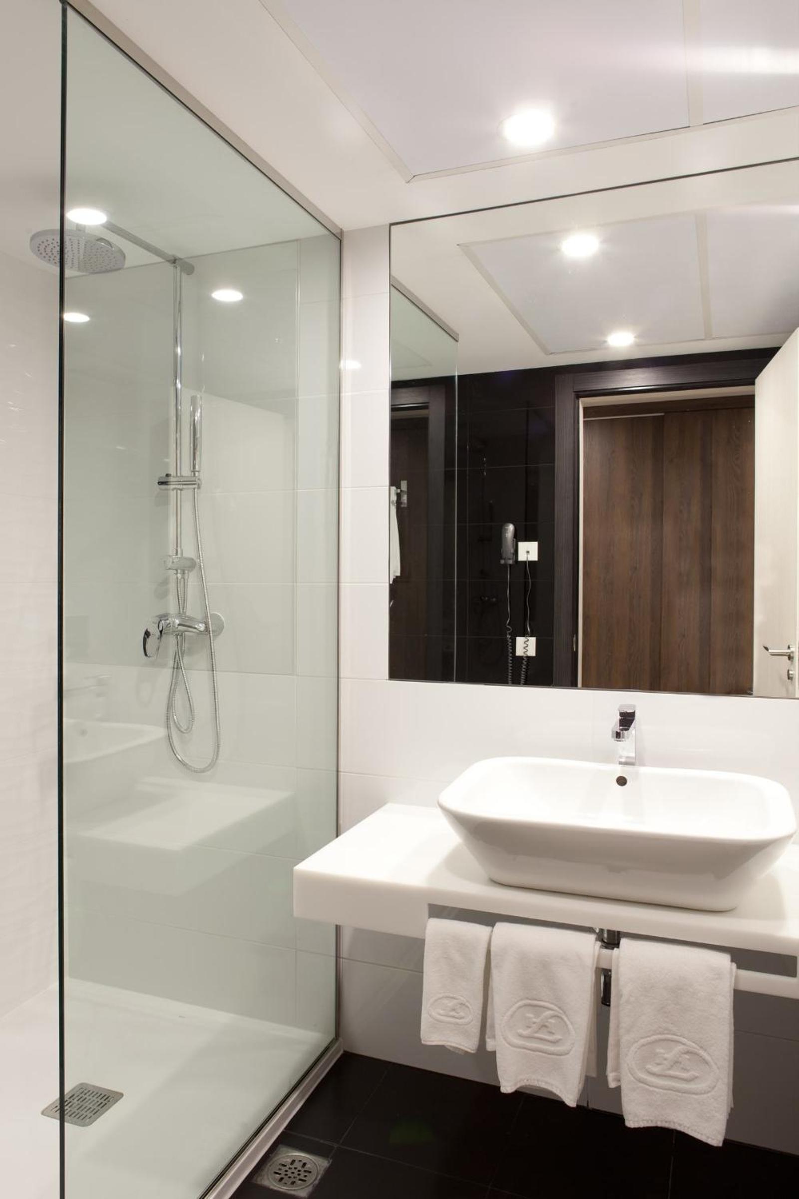 Superior Family Room (2 Adults + 2 Children)