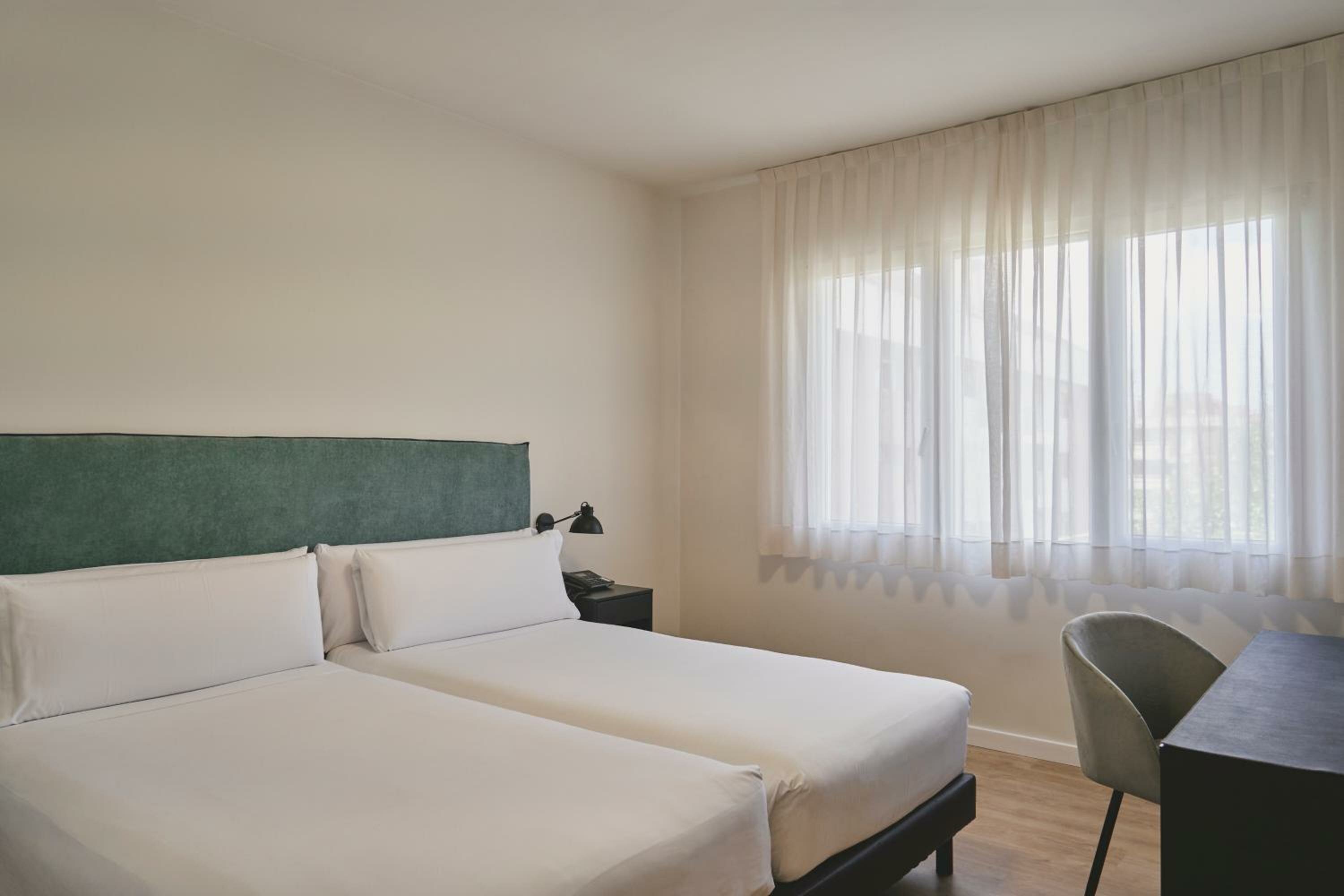 Twin Room (1-2 Adults)