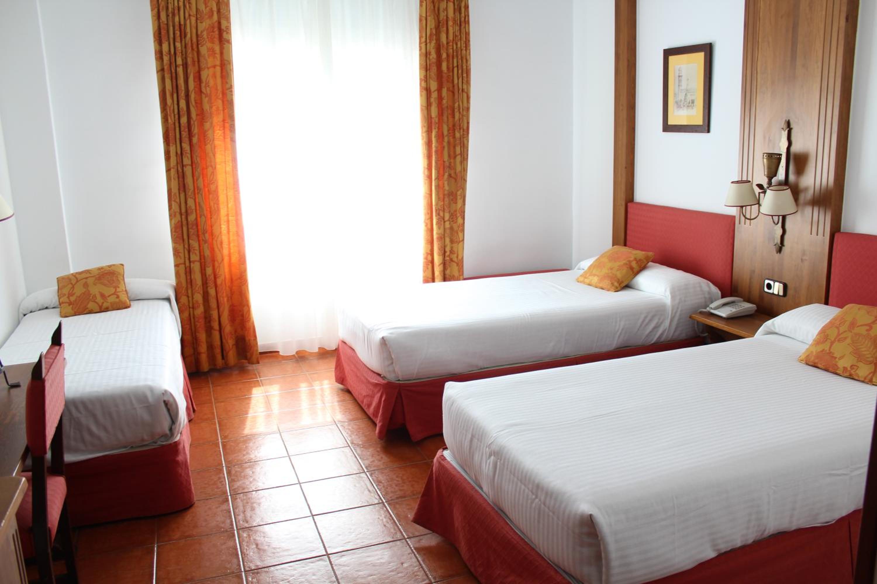 Twin Room with Extra Bed (2 Adults + 1 Child)