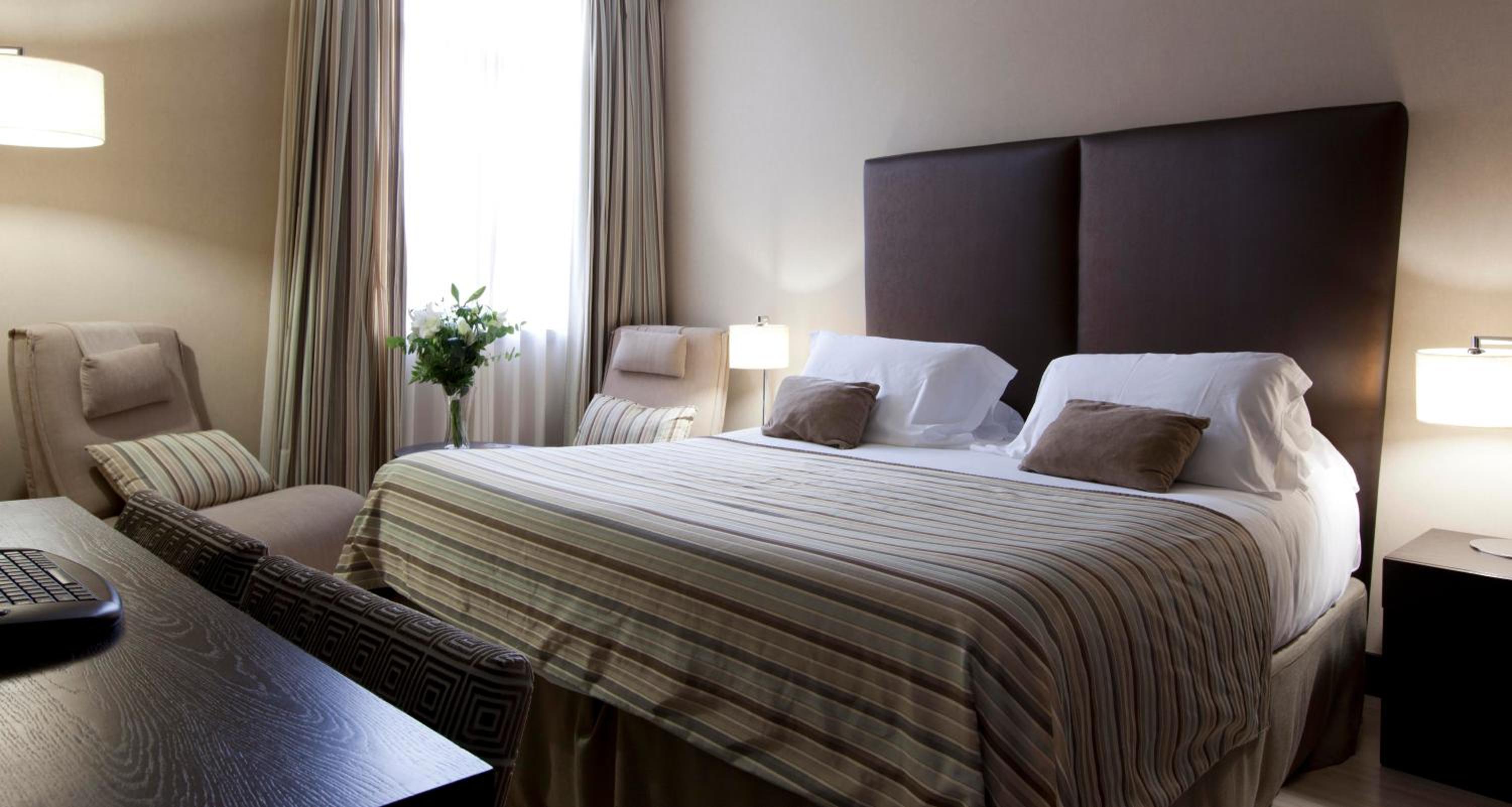 Family Room (2 Adults + 2 Children)