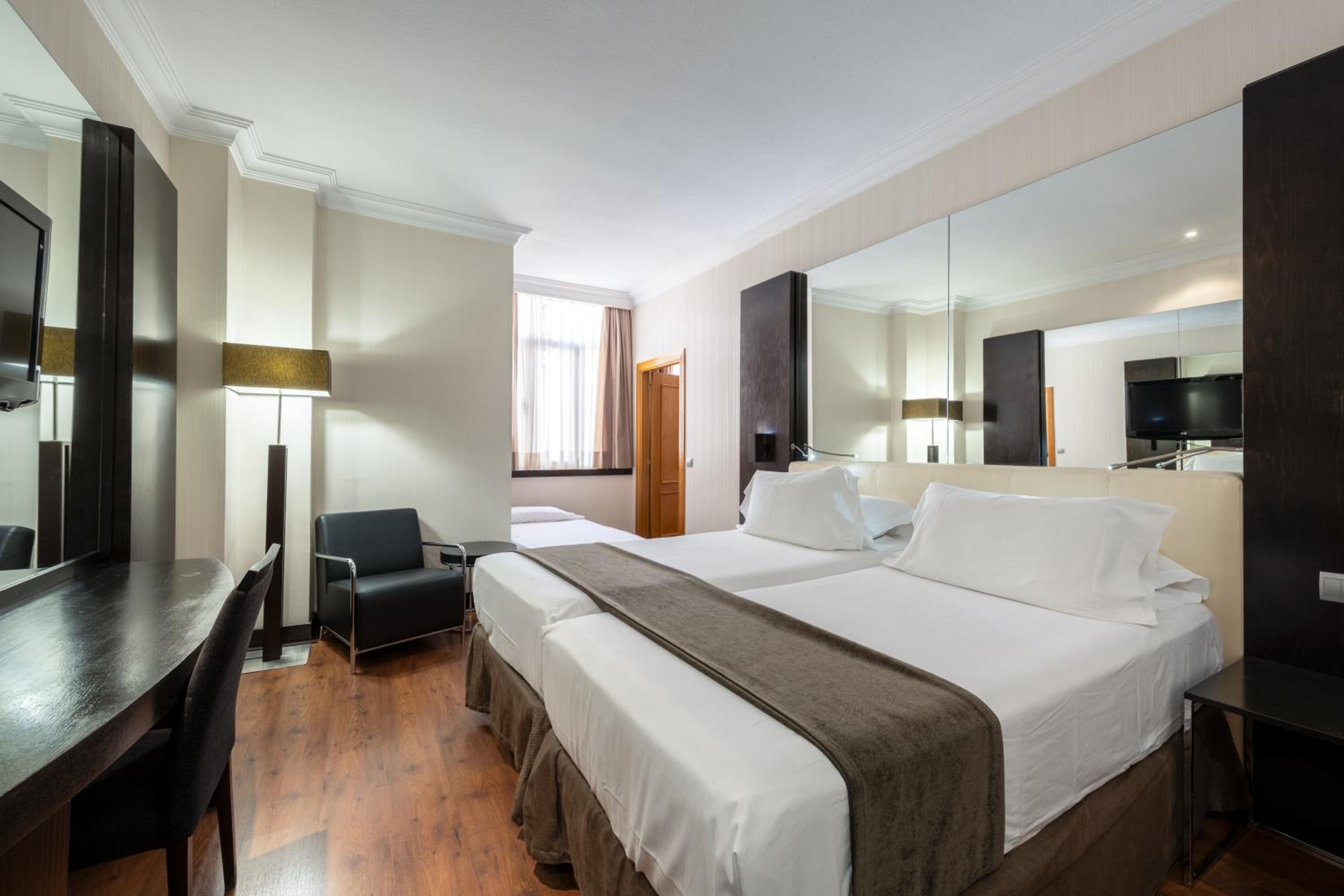 Quintuple Room (2 adults + 3 children)