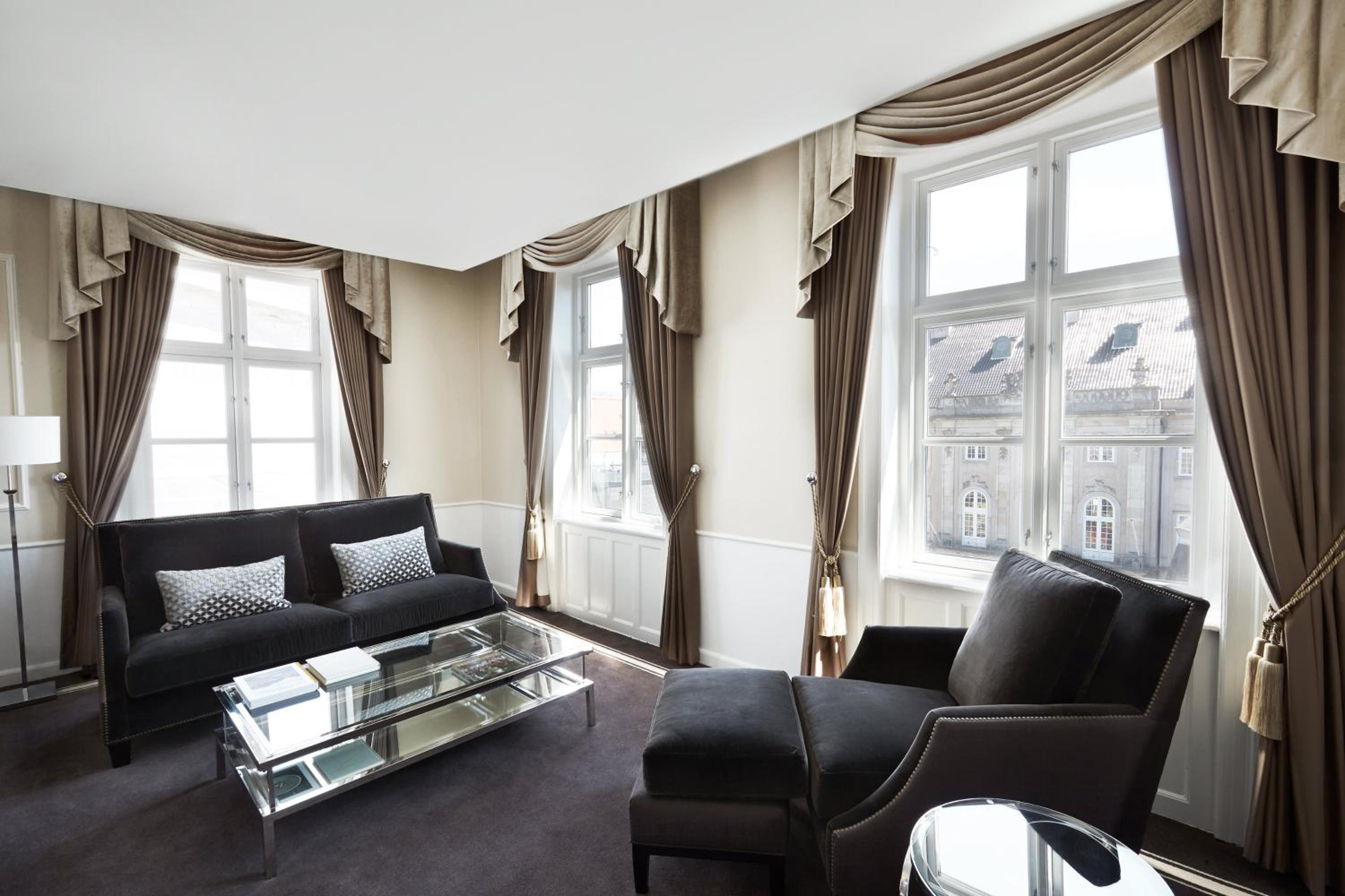 Suite with Access to Executive Lounge