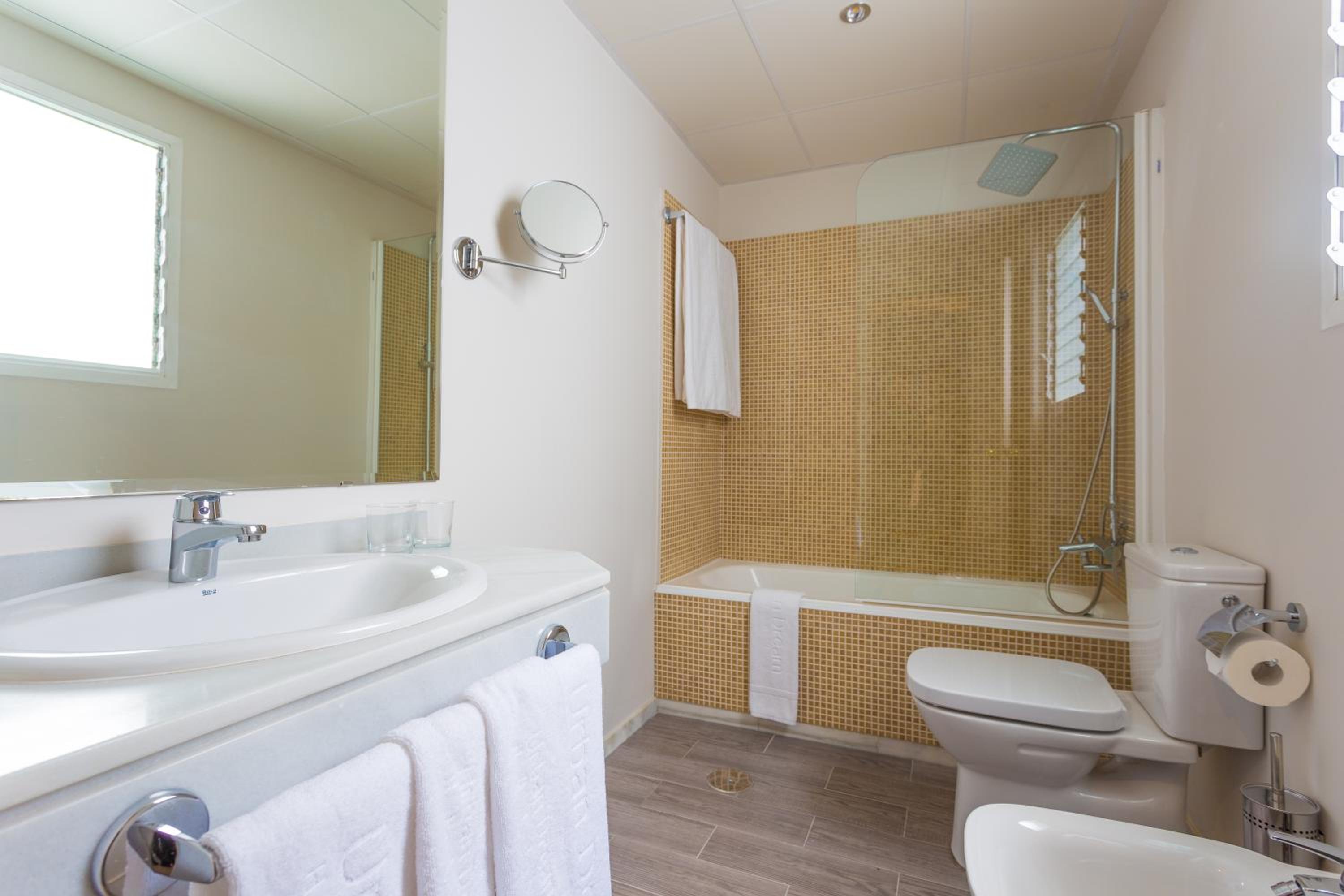 Triple Room (3 Adults)