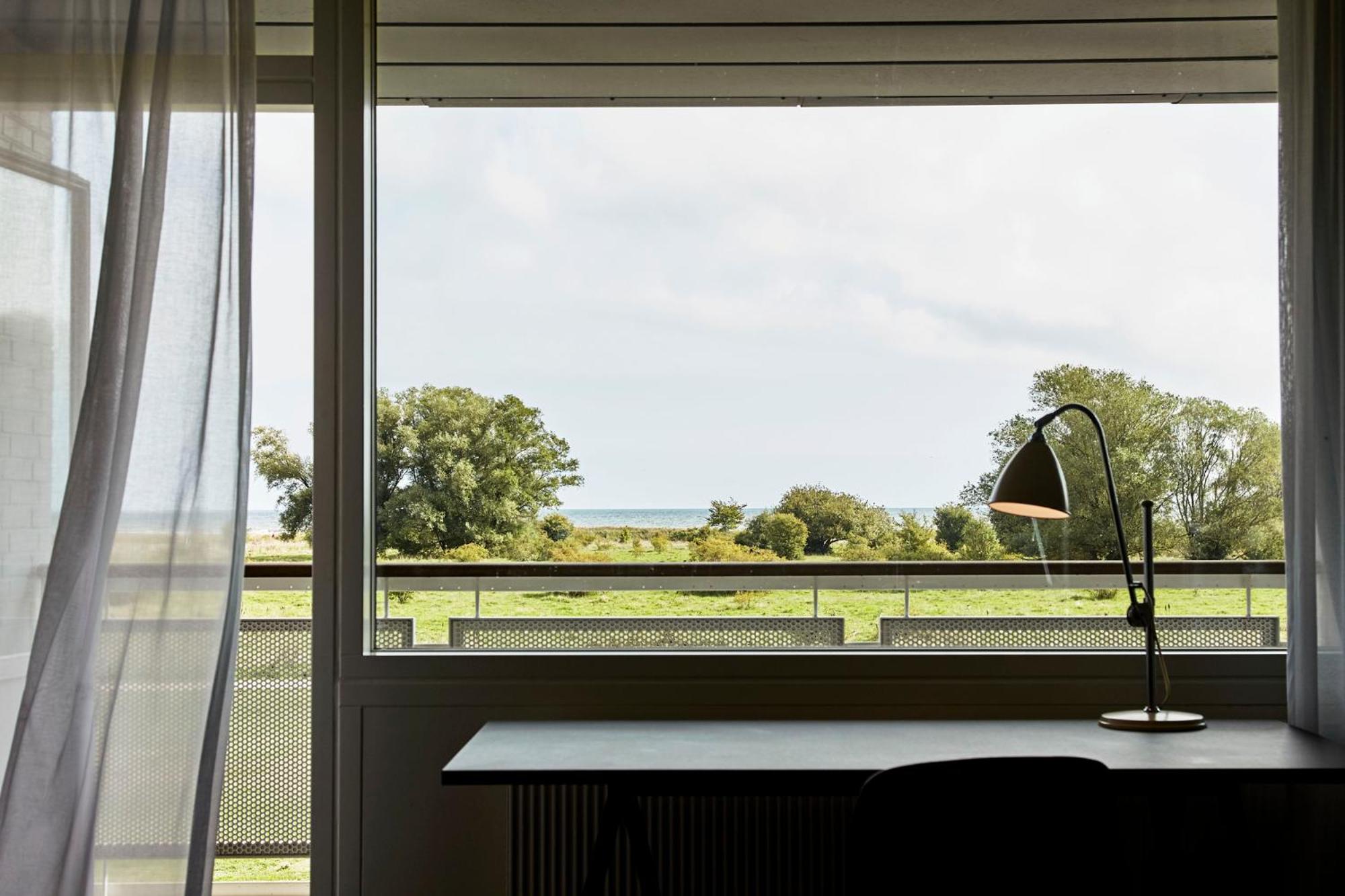 Superior King Room with View