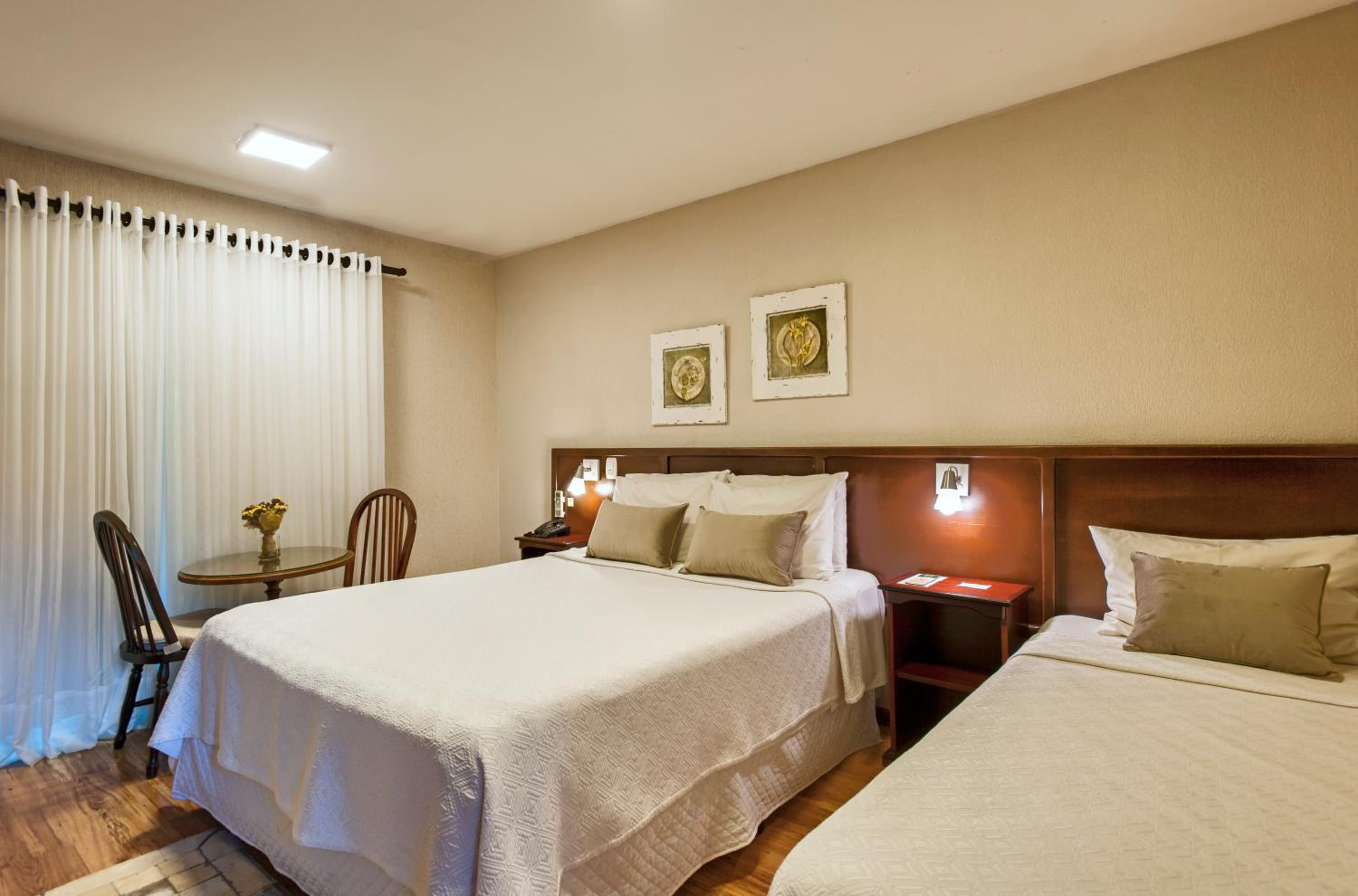 Apartamento luxo triplo com varanda