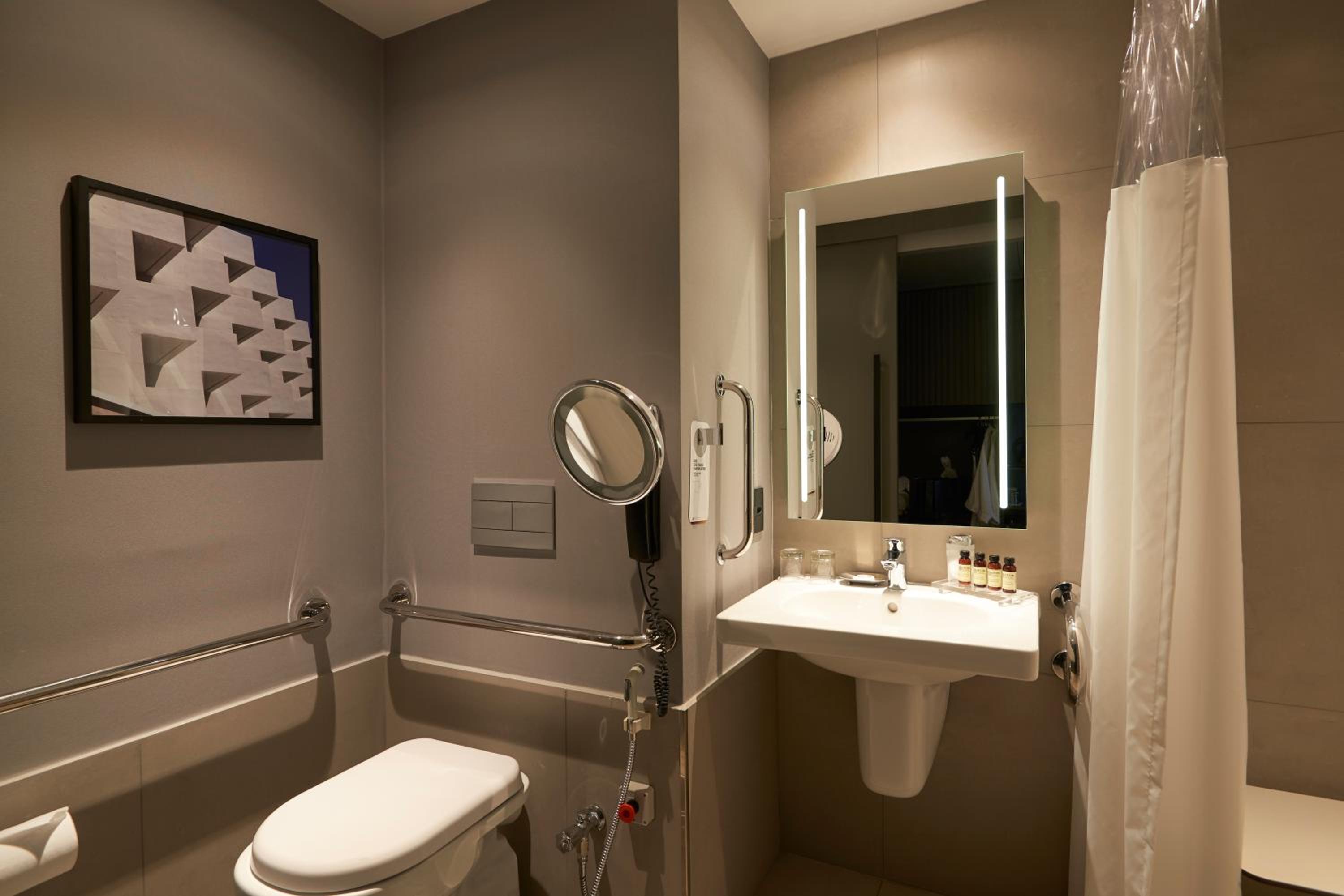 Deluxe Queen Room - Disability Access