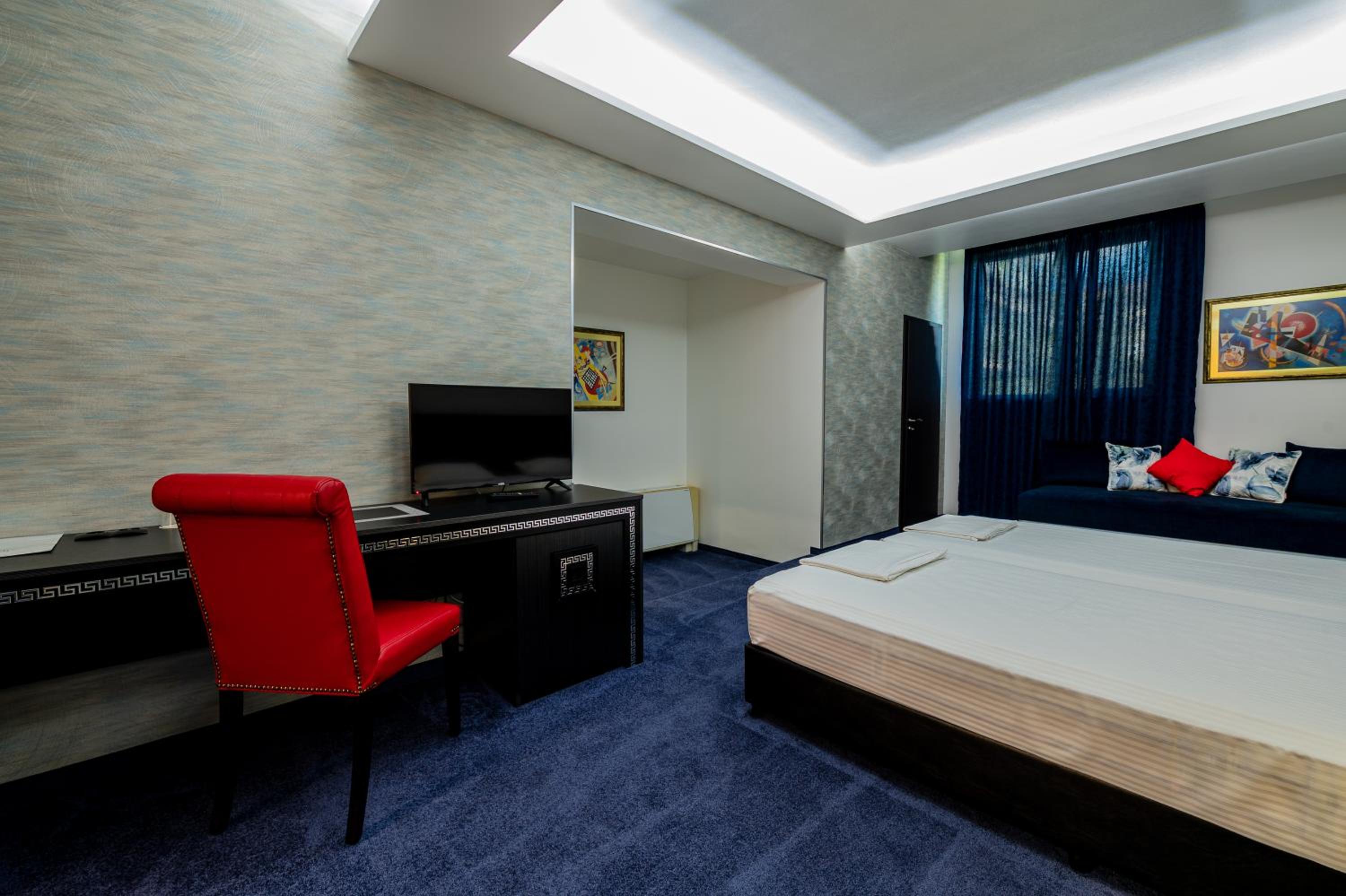 Deluxe Suite