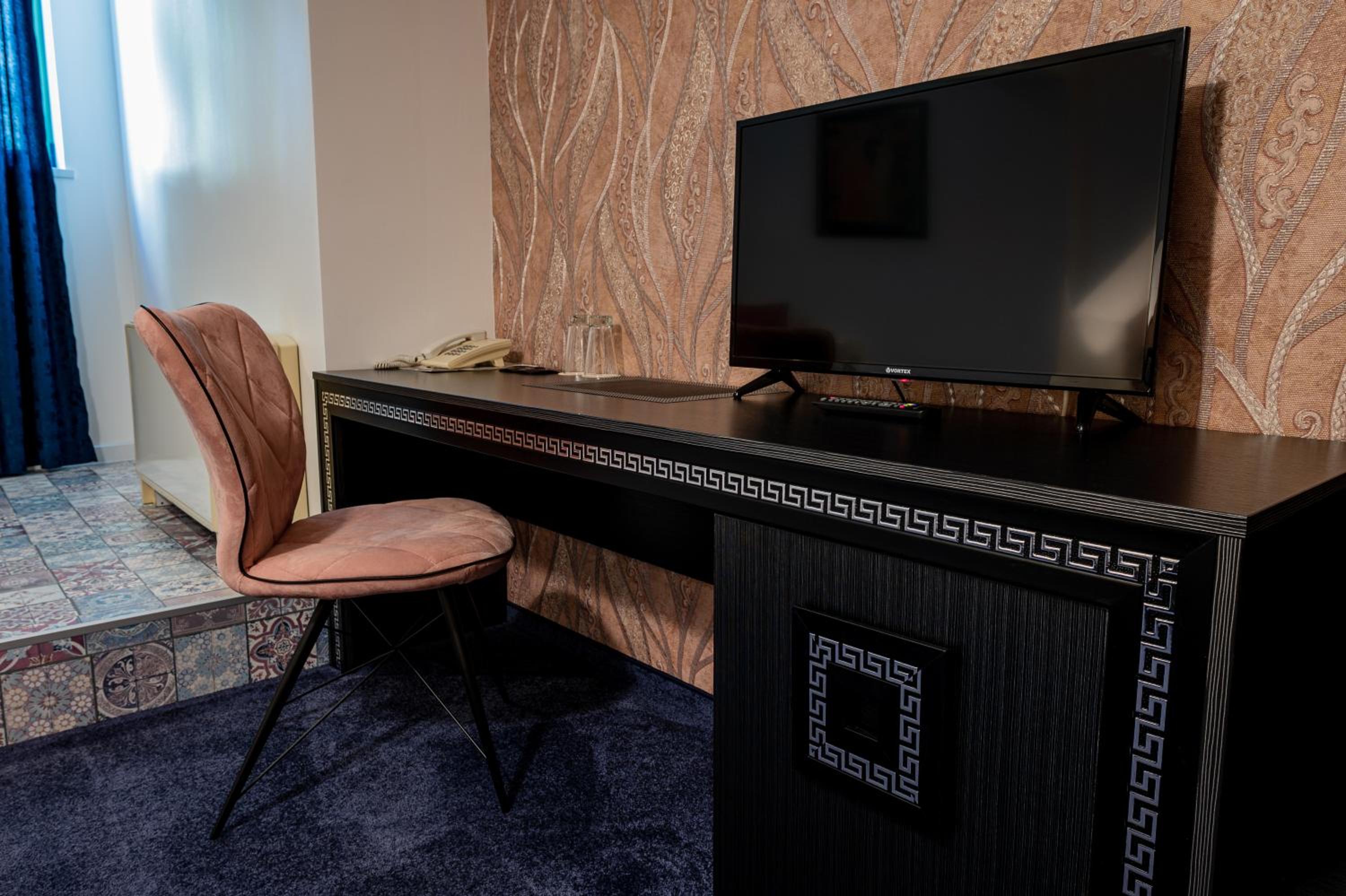 Deluxe Suite