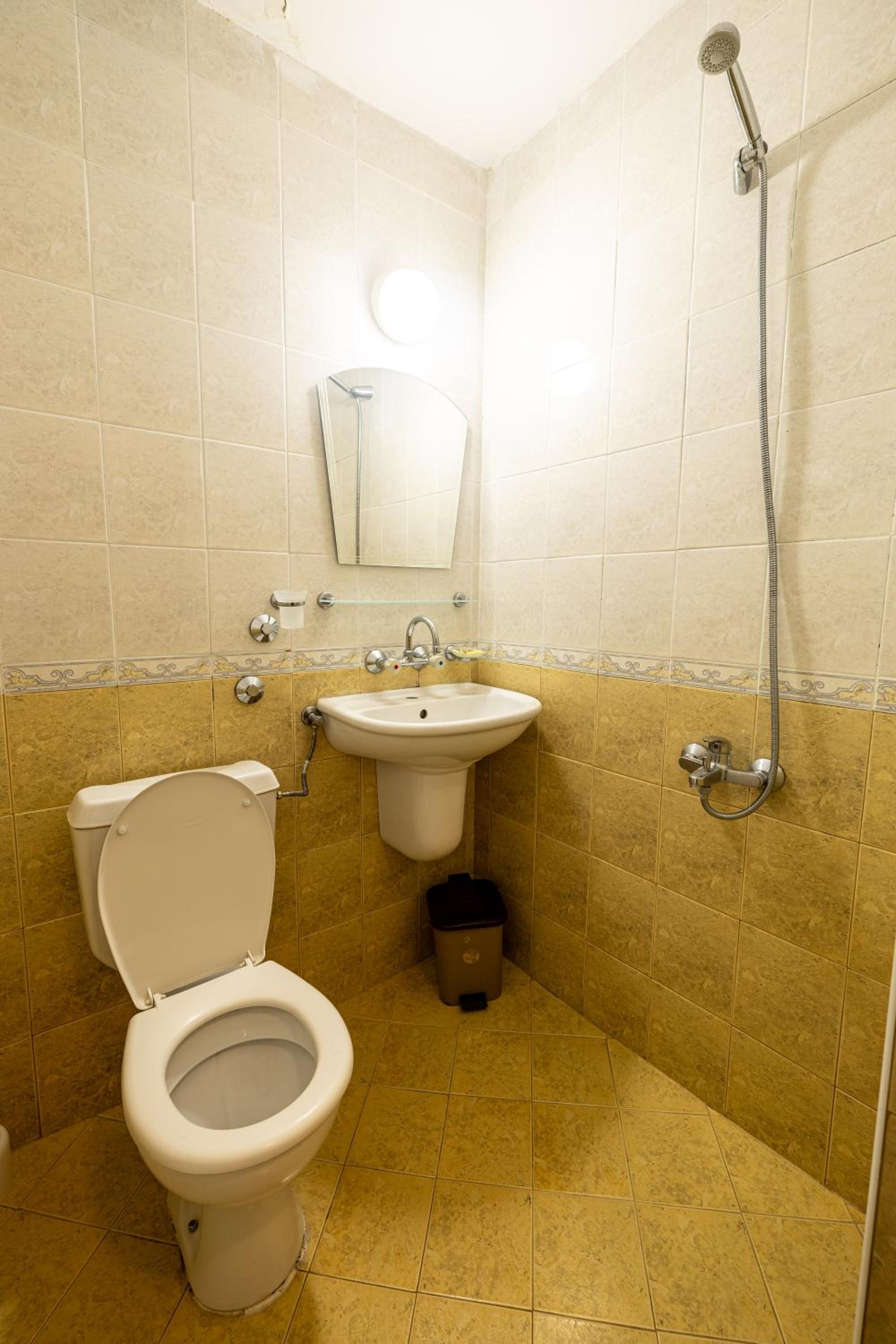 Economy Twin Room (2 Adults)