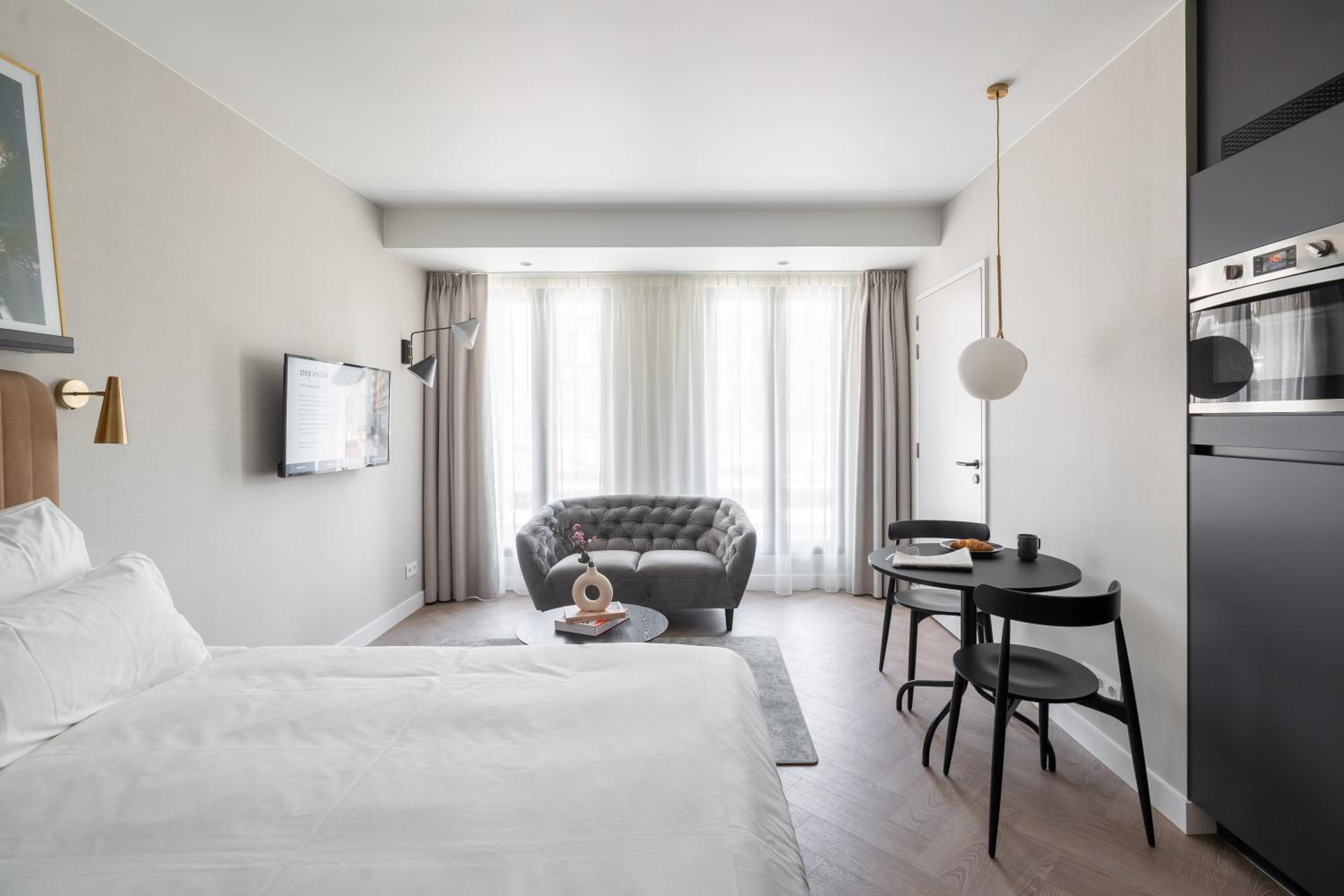 Medium Studio with Kitchen