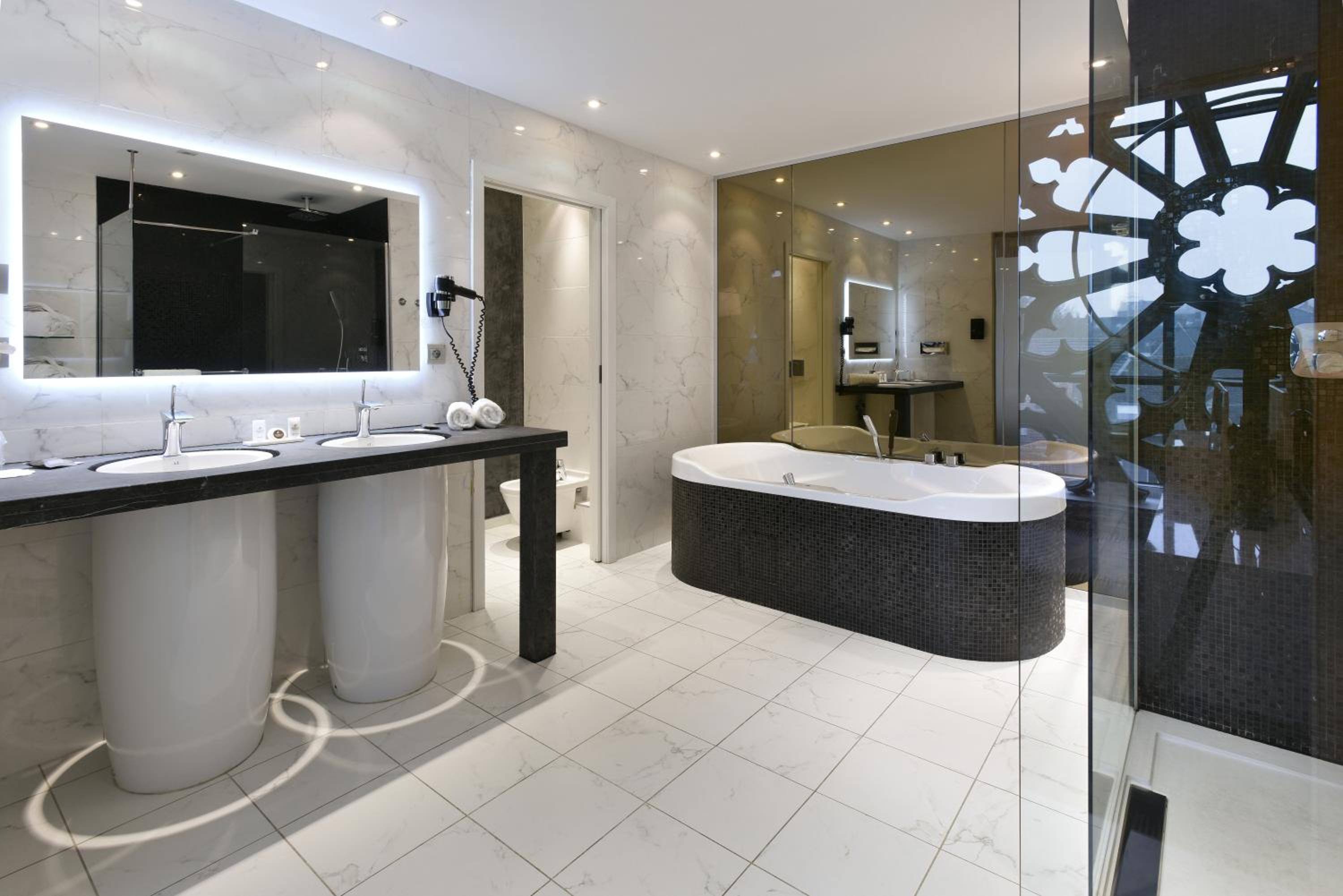 Suite with City View