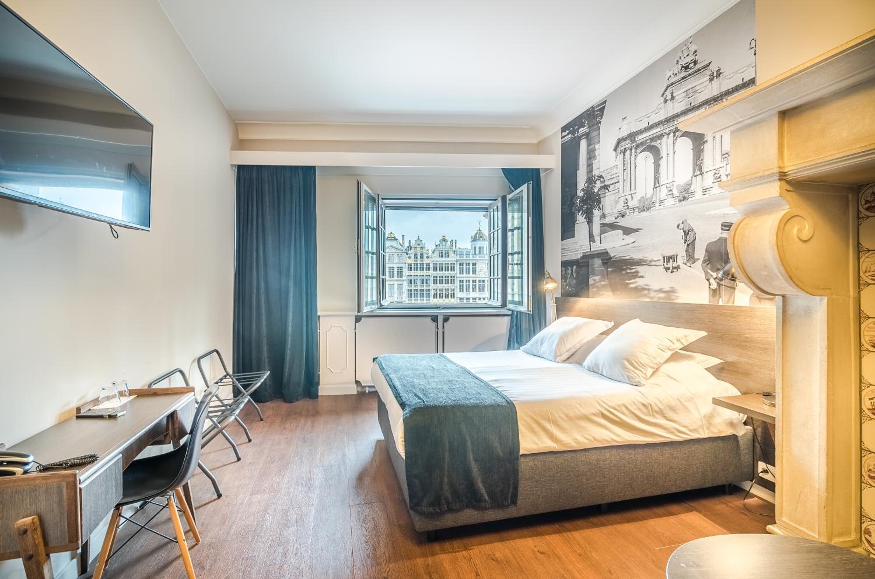 Double Room with View