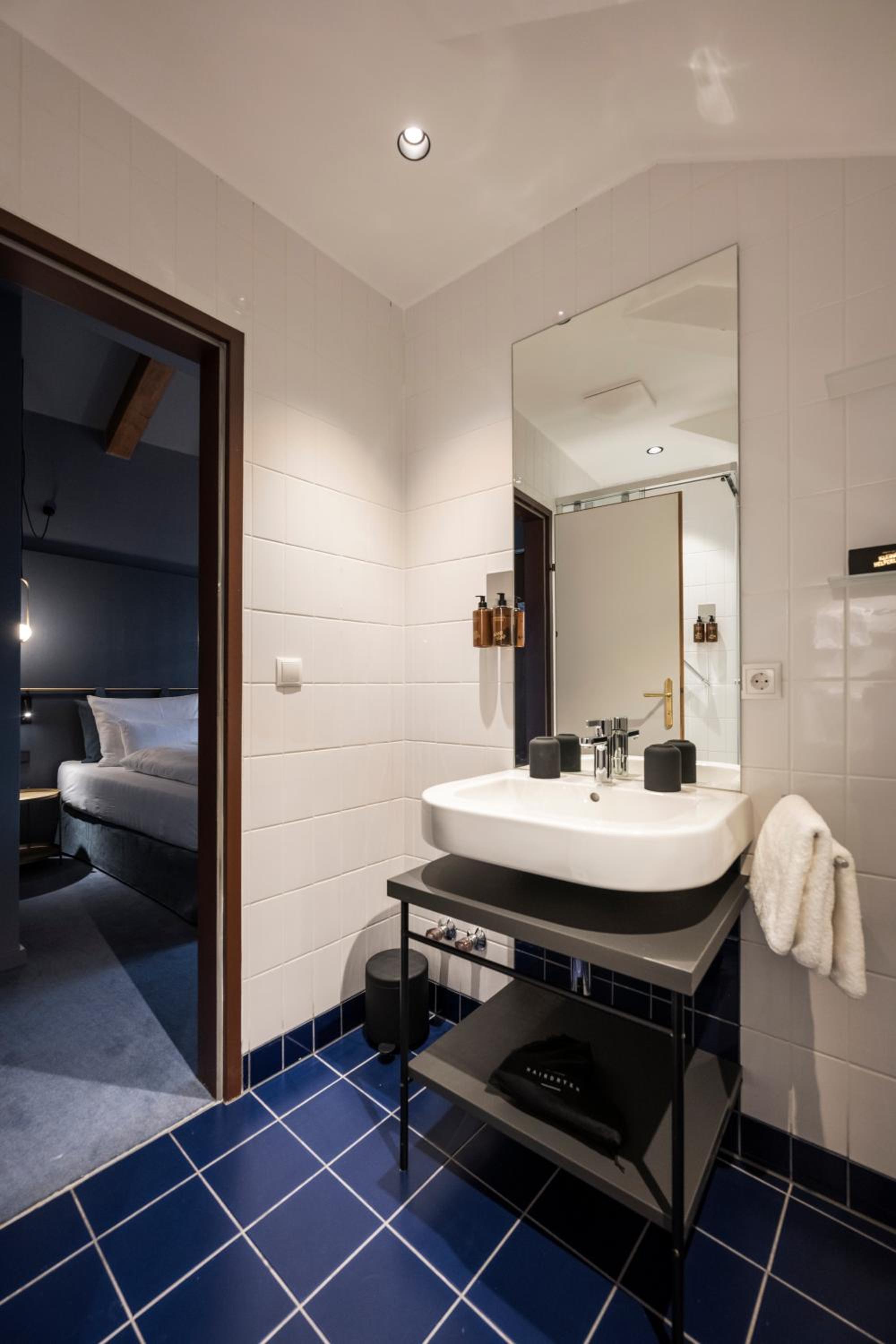 Medium Double Room