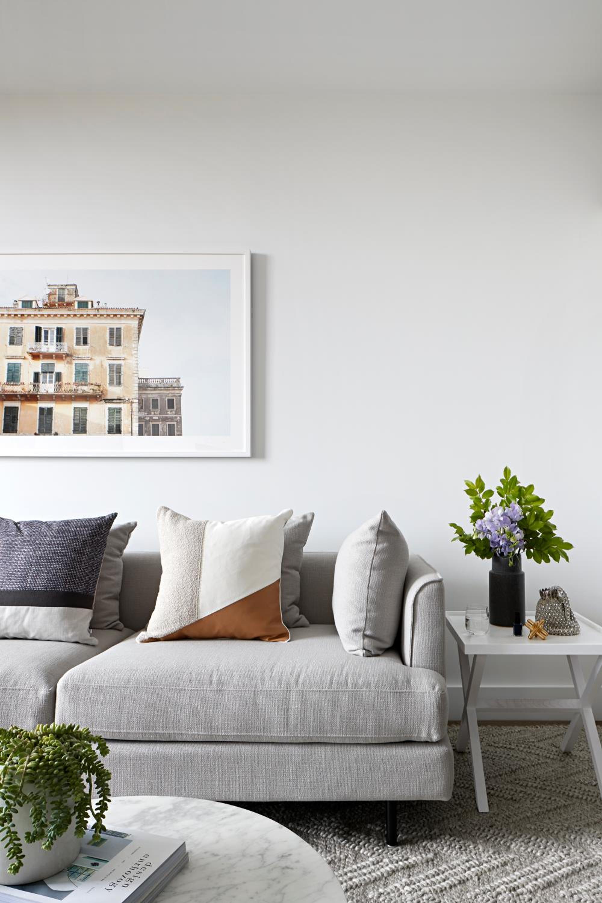 Deluxe One-Bedroom Apartment