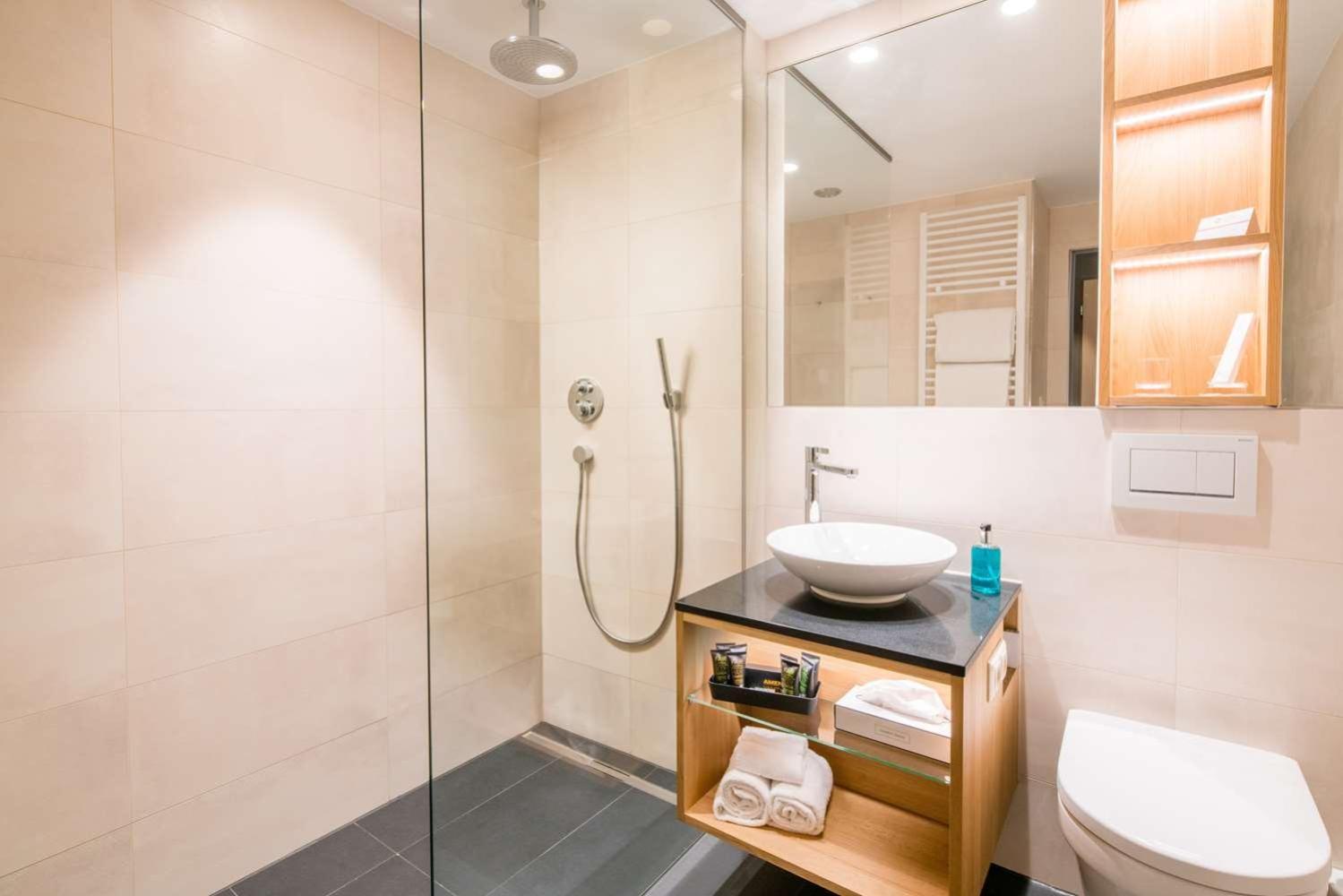 Comfort Double Room with King Bed