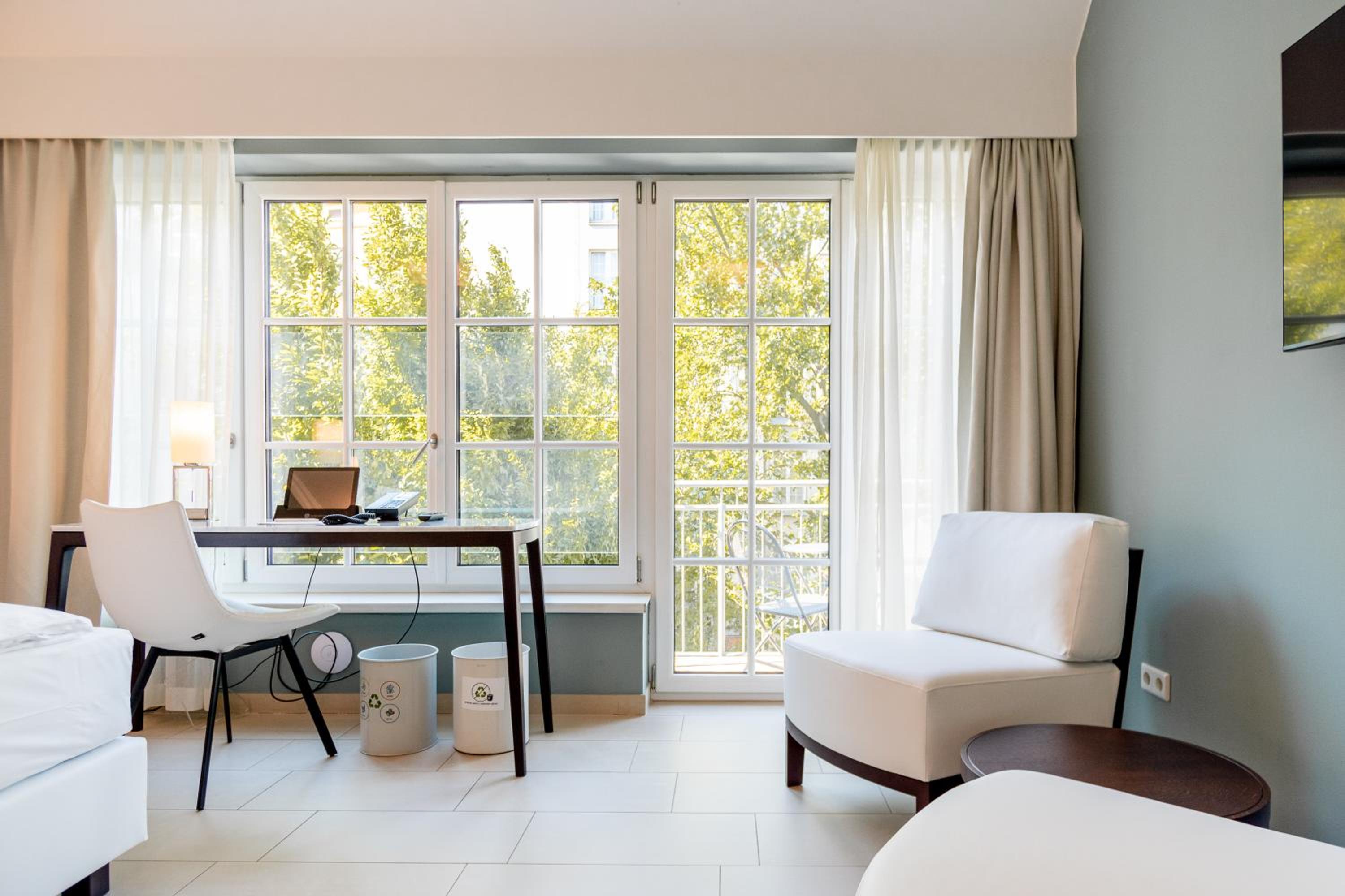 Junior Suite with Garden View