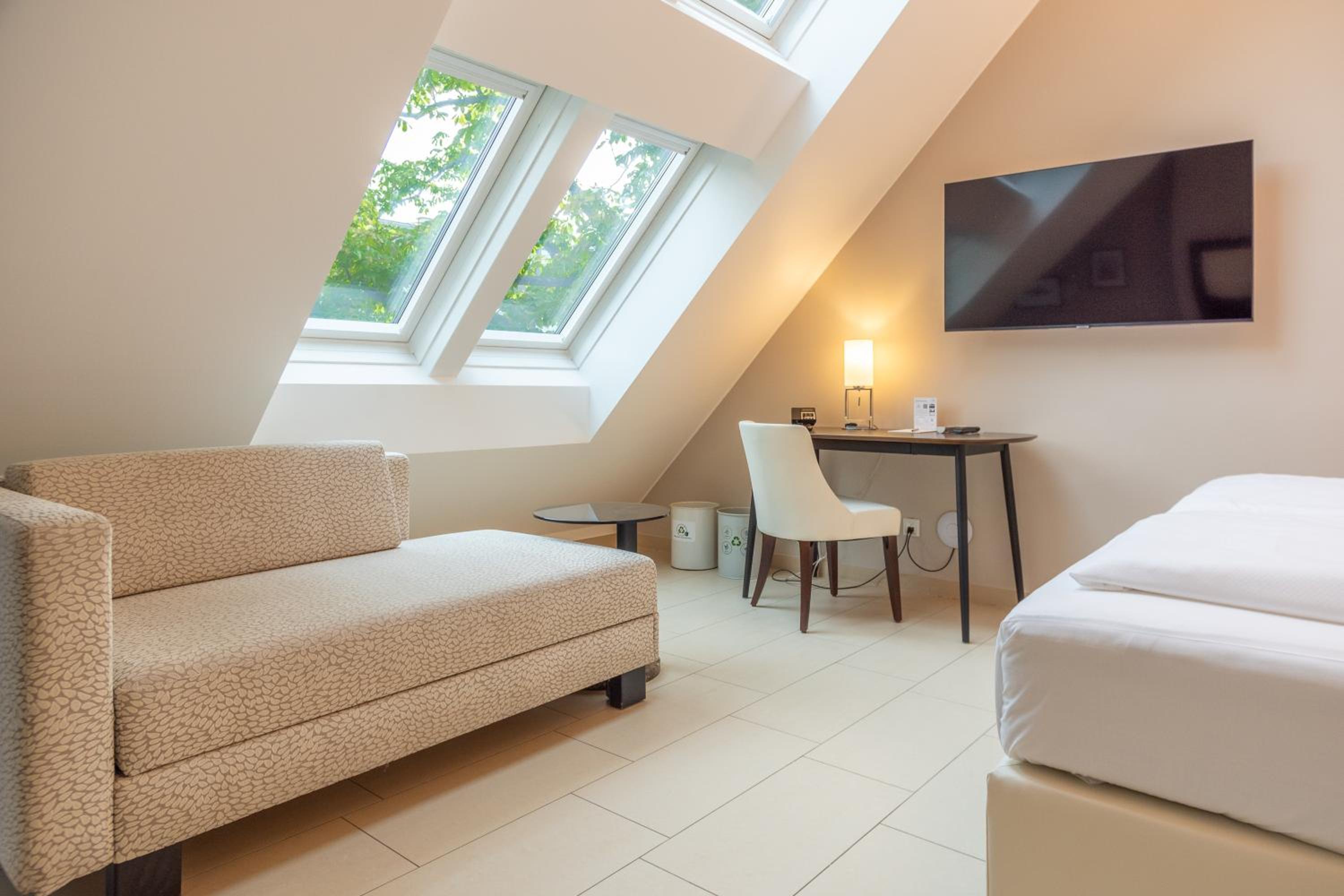 Superior Double Room with Balcony or Terrace and Garden View