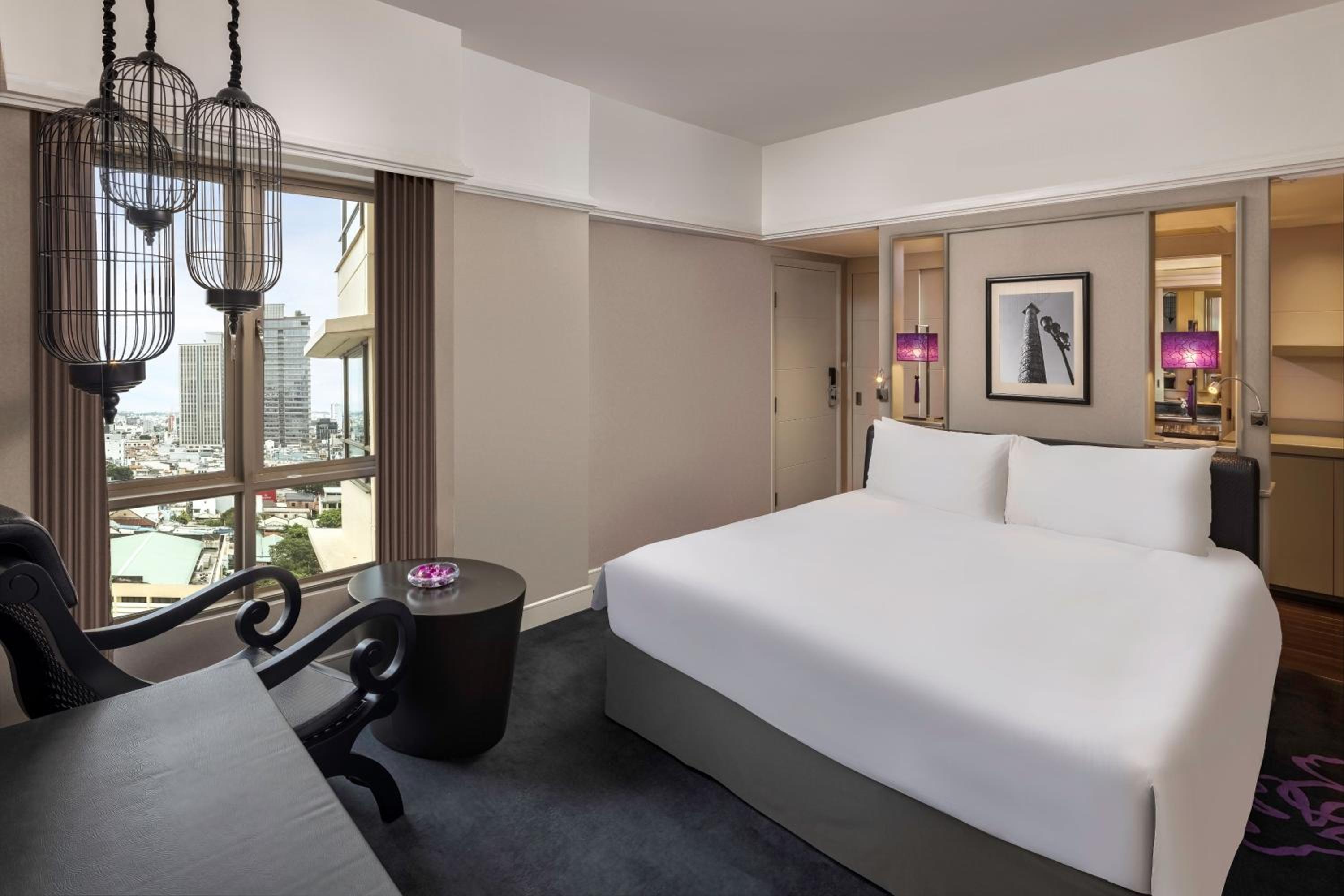 Classic King Room with City View