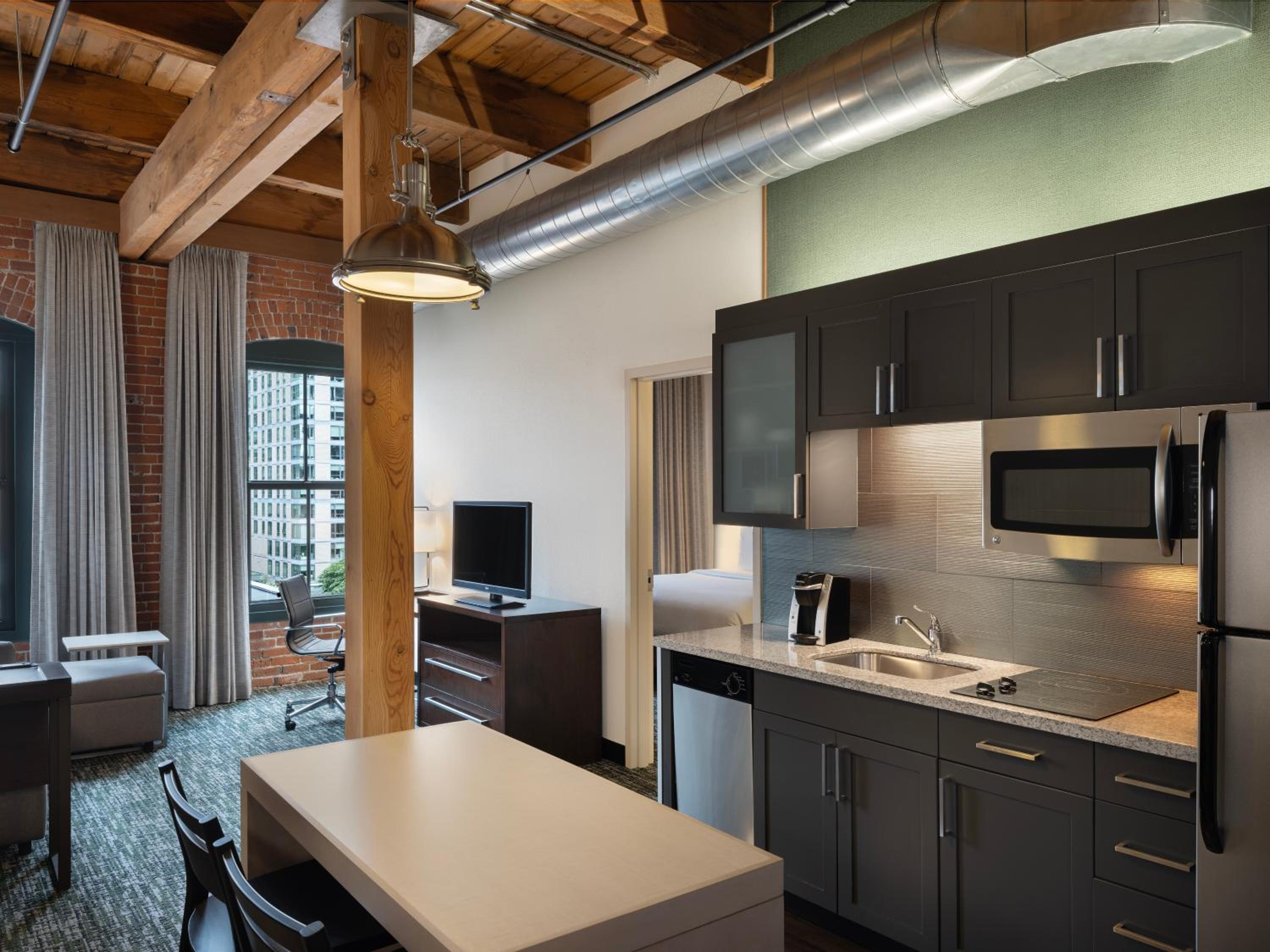 One-Bedroom King Suite