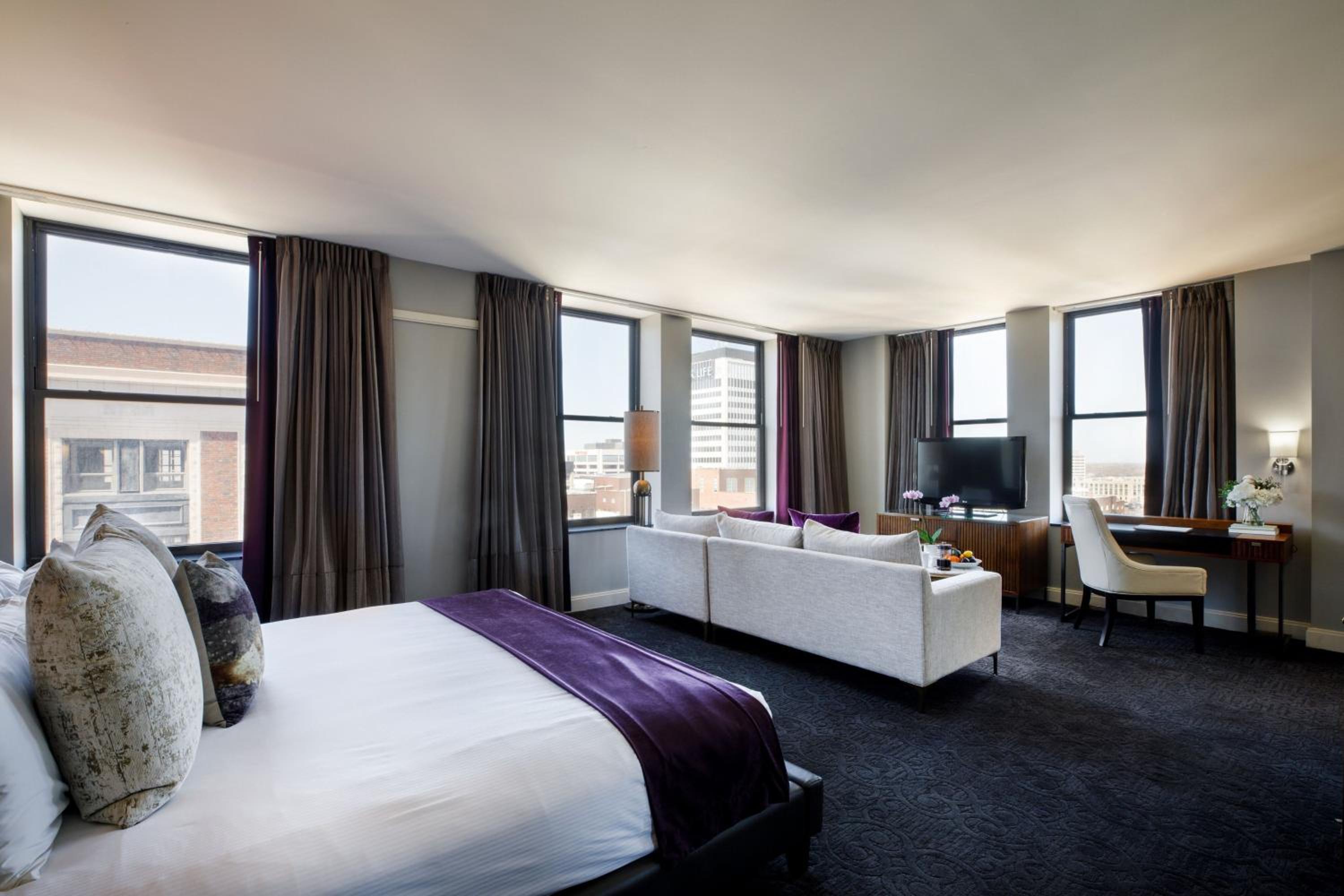 Large King Room with City View