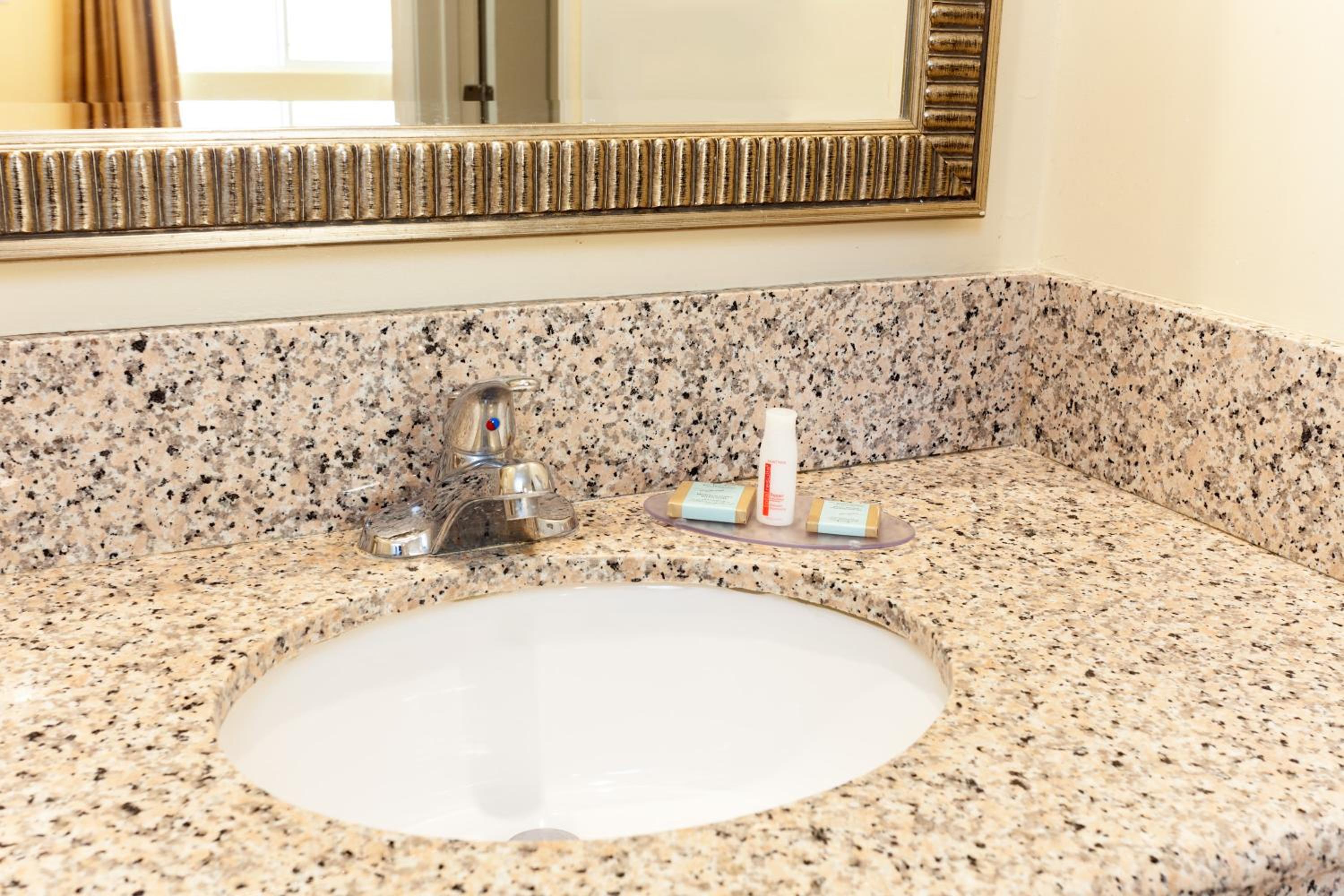 King Room- Non-Smoking