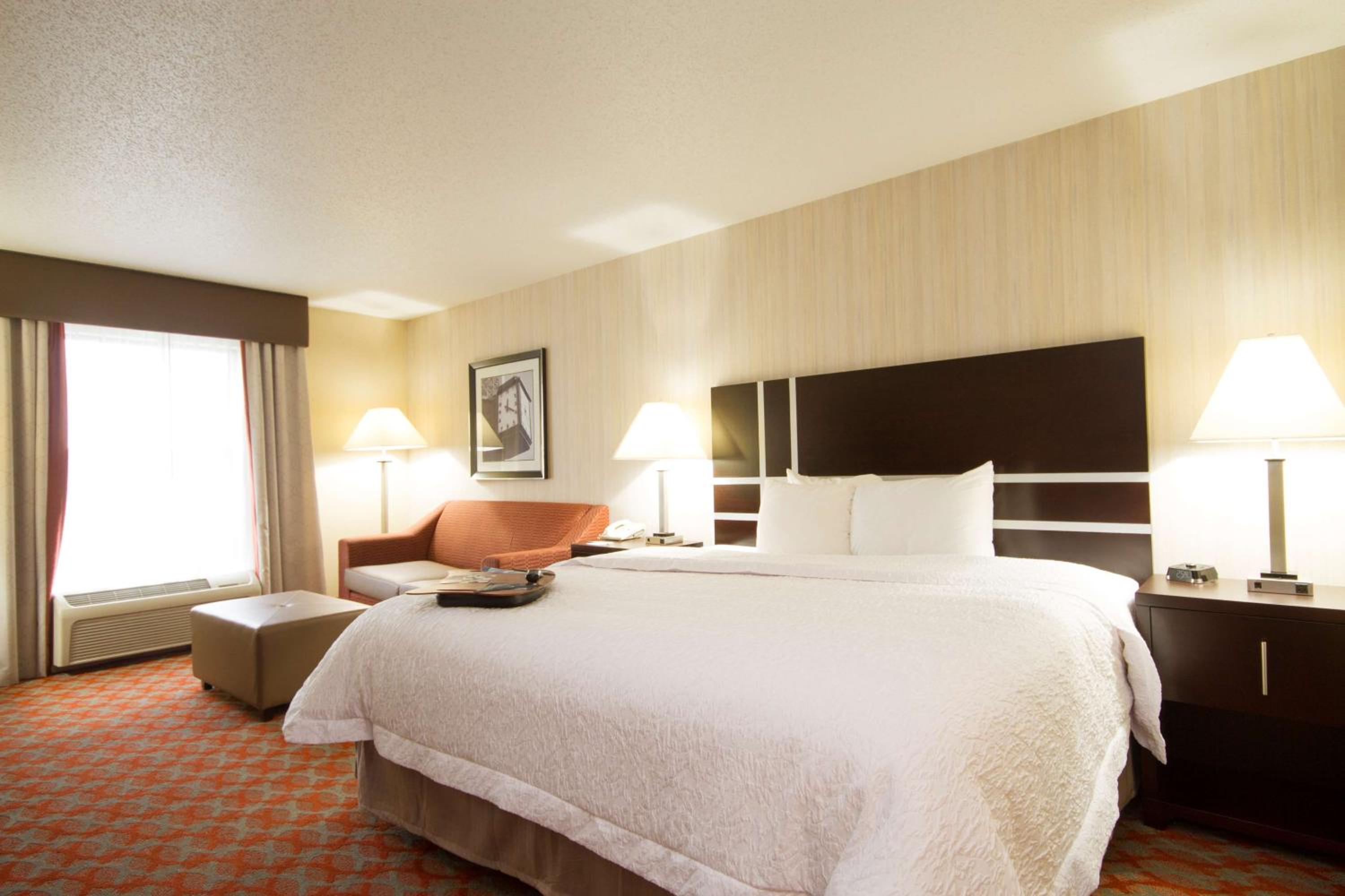 King Room with Sofa Bed and Study - Non-Smoking