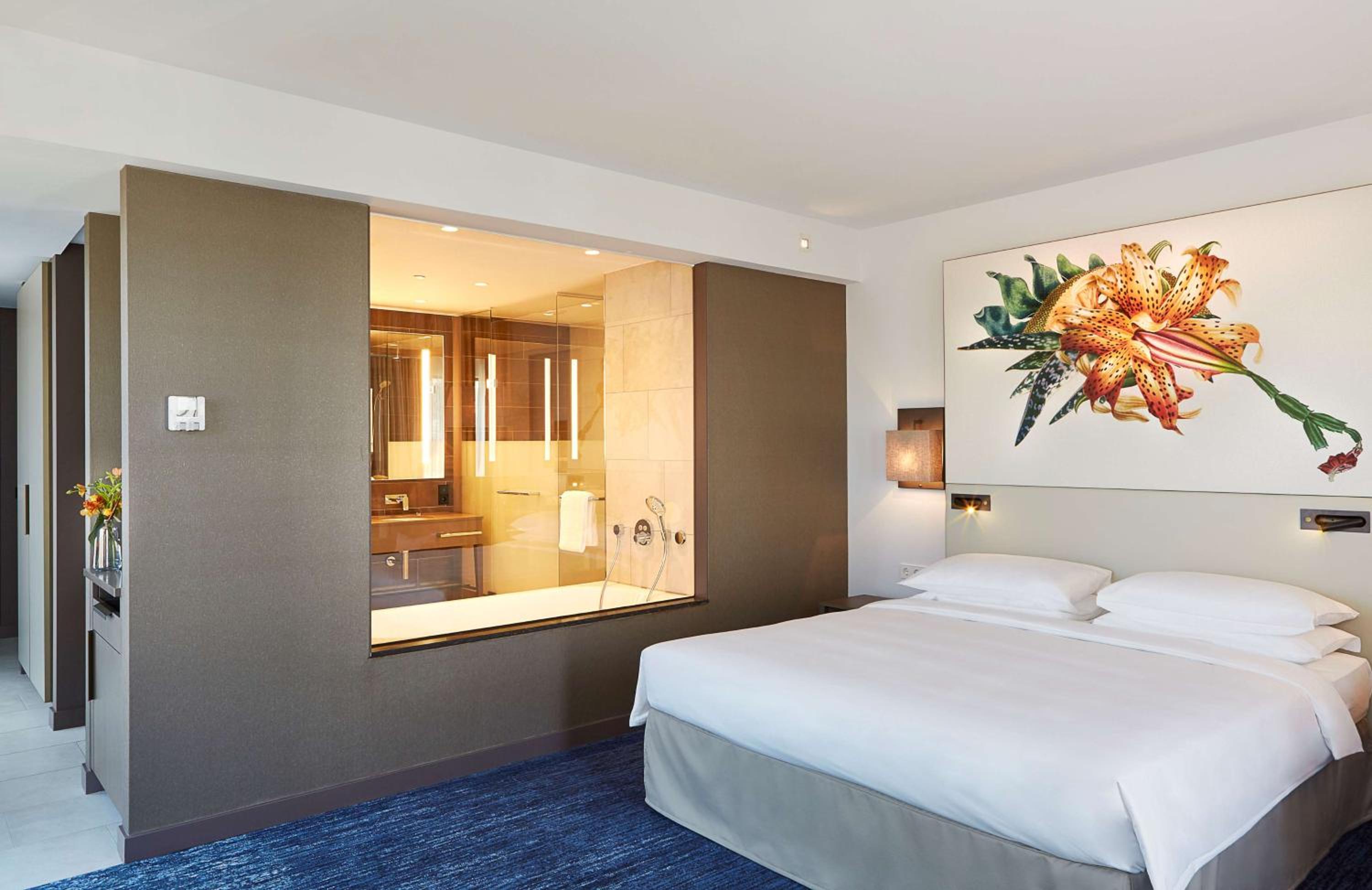 Deluxe King Room - Club Access