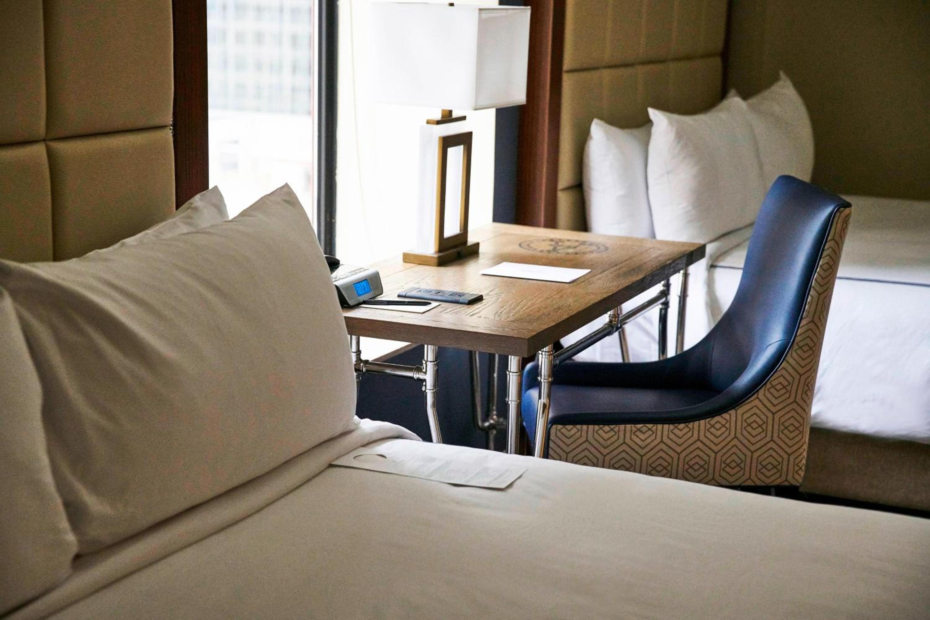 Deluxe Guest Room, 2 King Beds