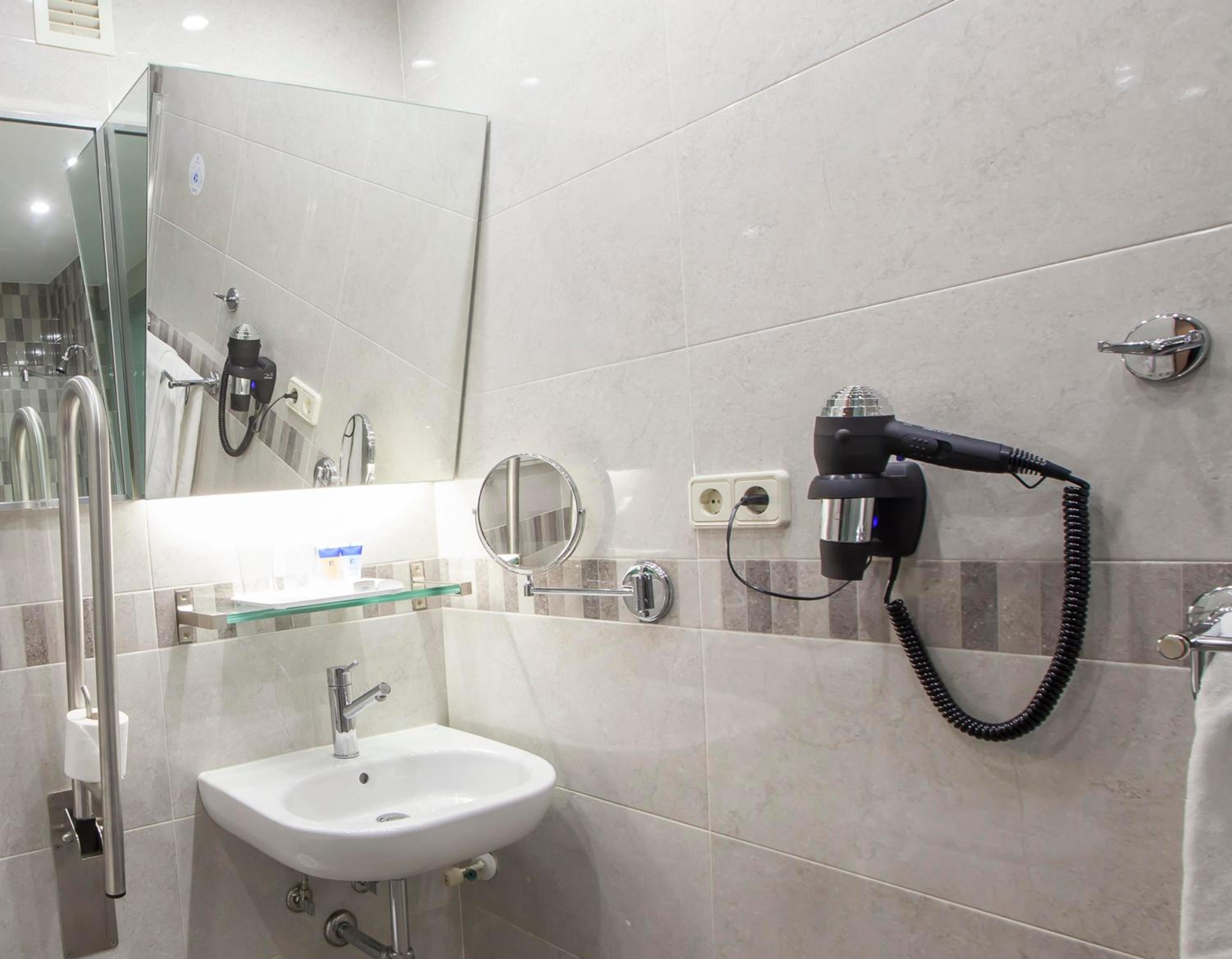 Double or Twin Room - Disability Access