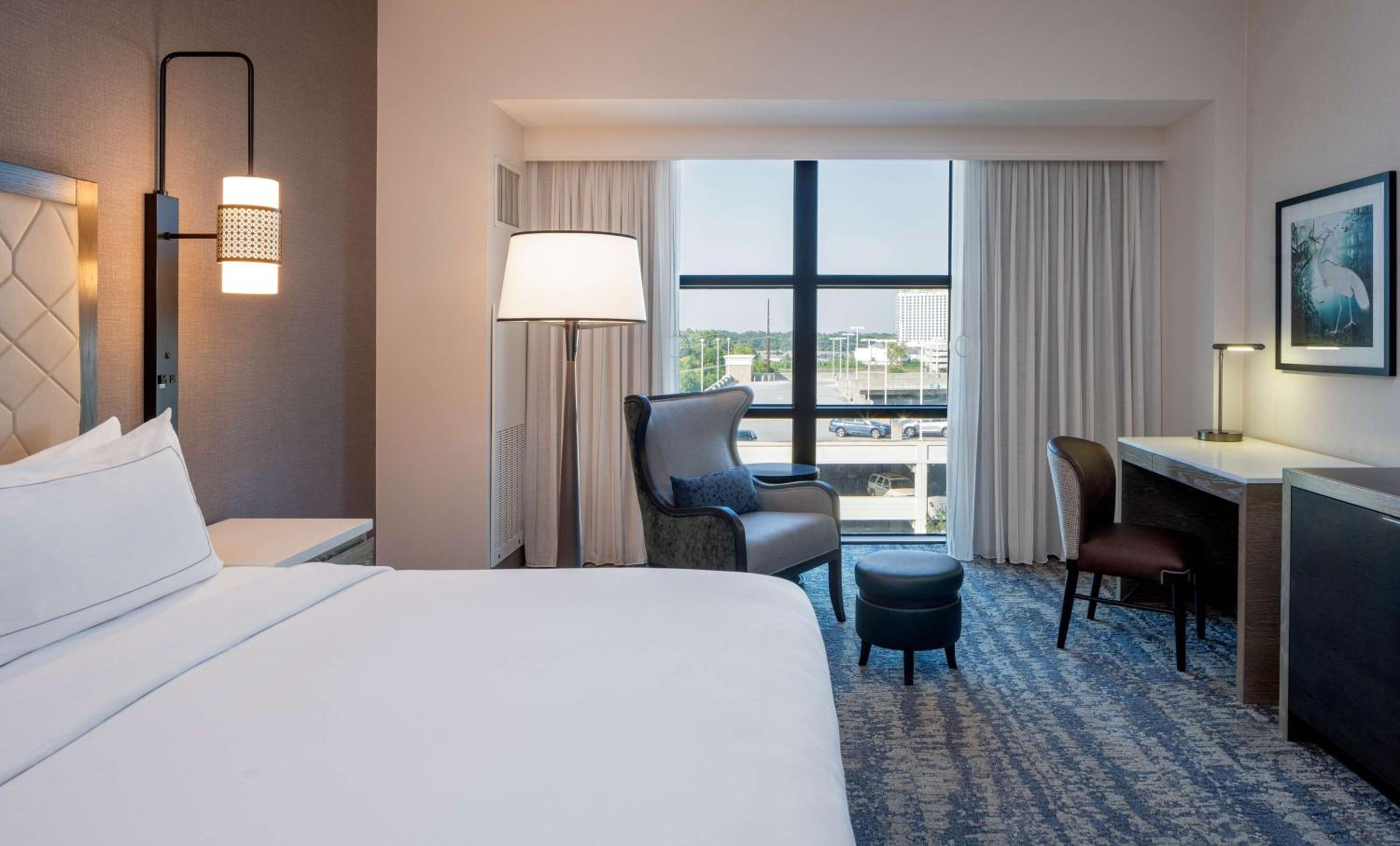 King Room with Tub - Mobility and Hearing Access