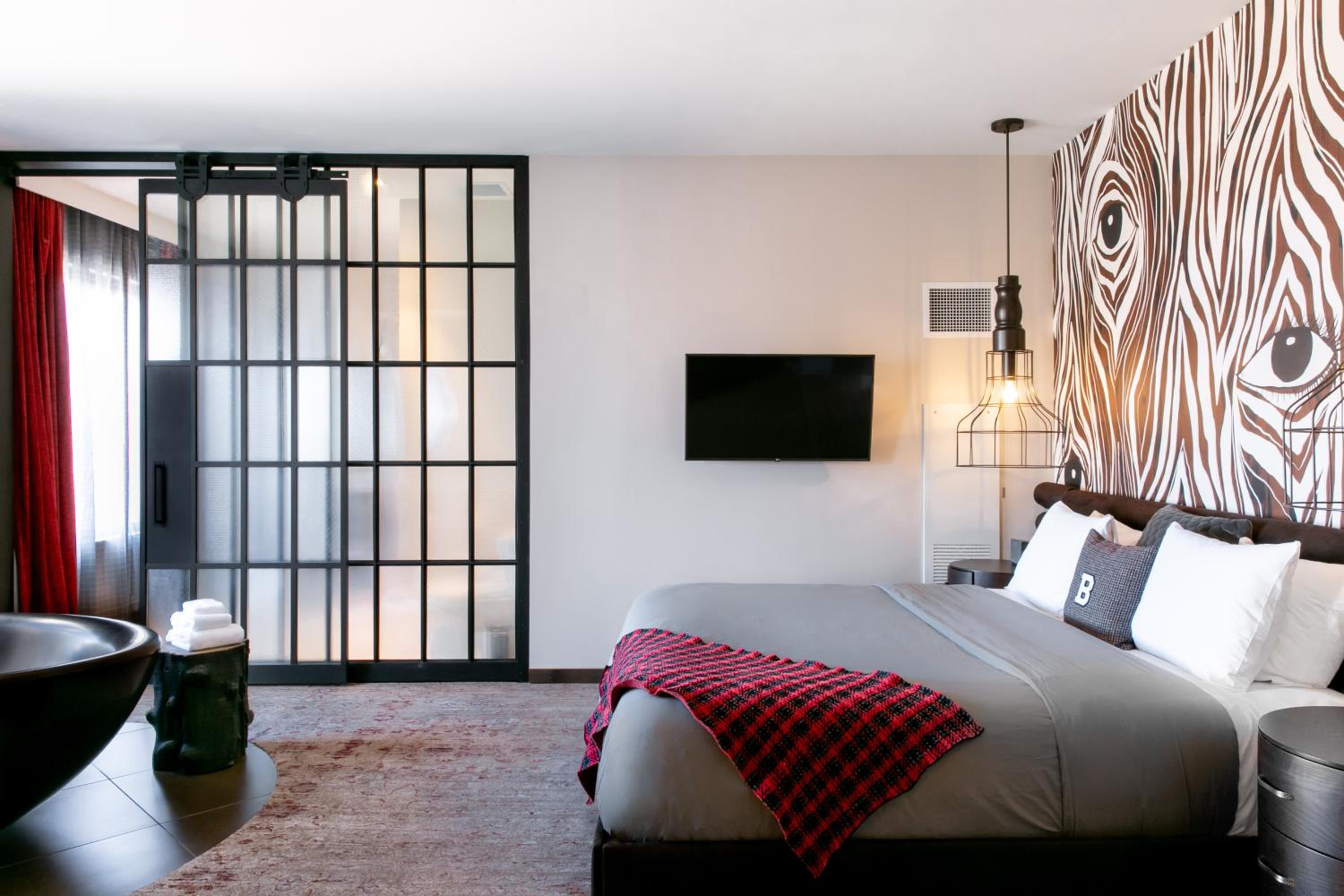 Bobby One Bedroom Suite