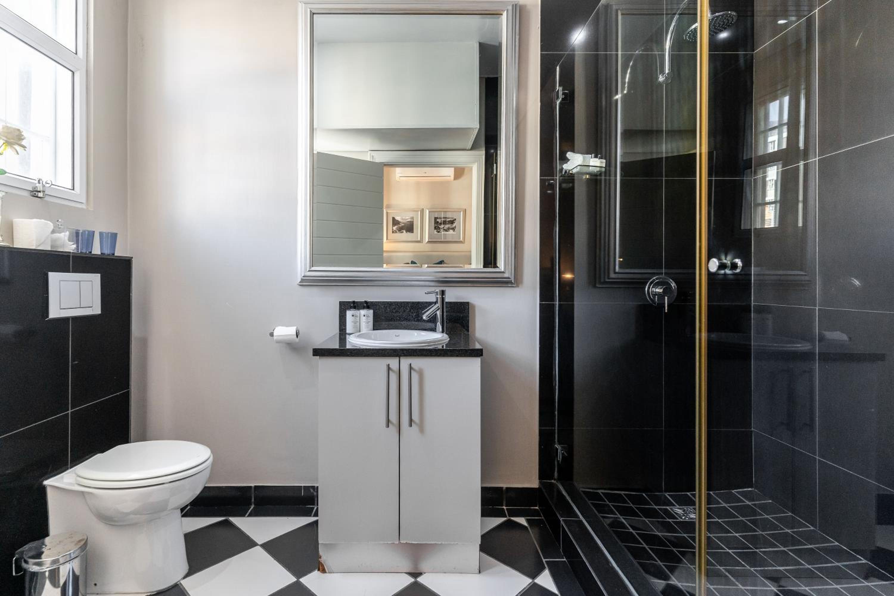 Double or Twin Room with Shower