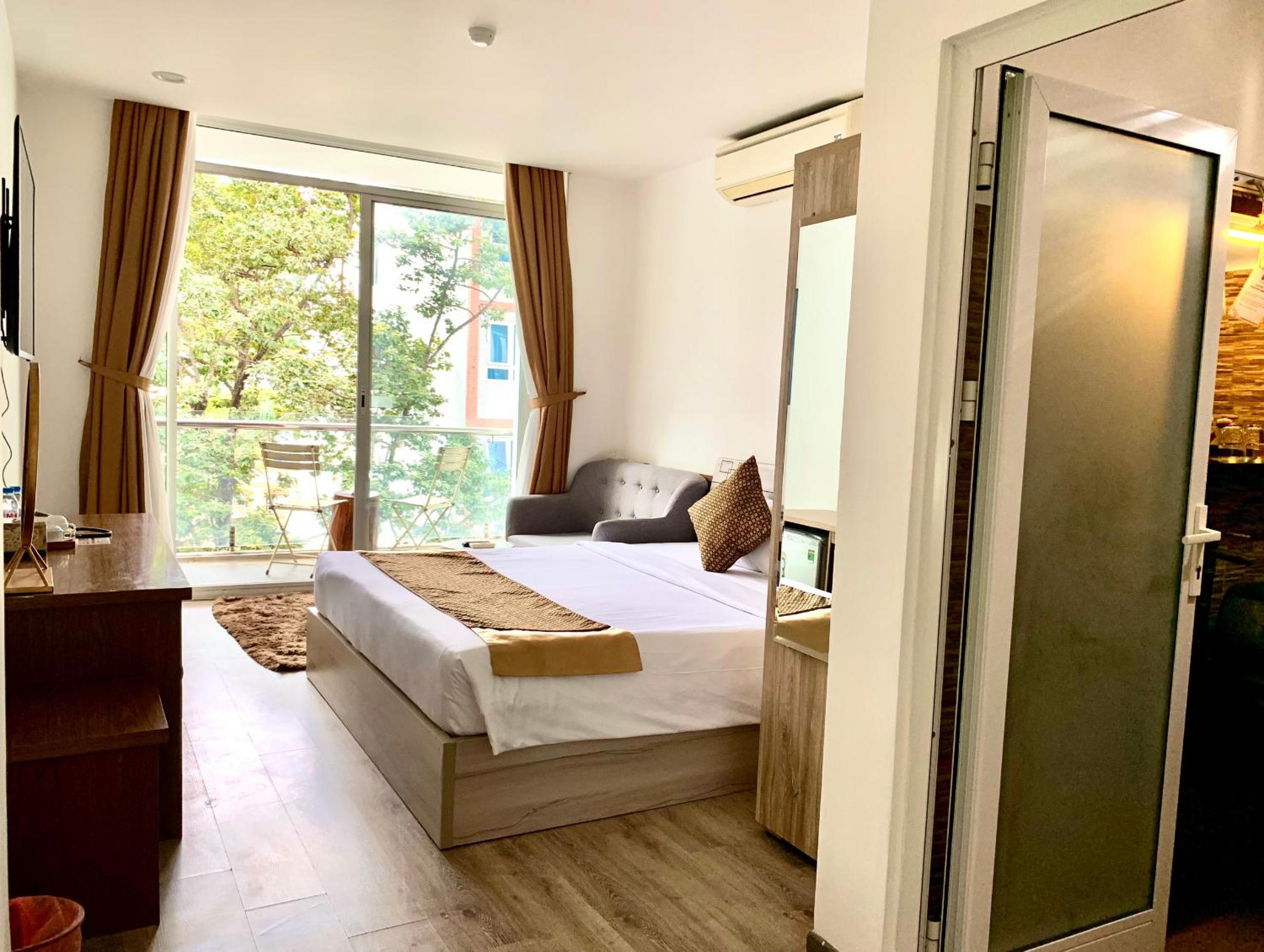 Deluxe Double Room with Balcony