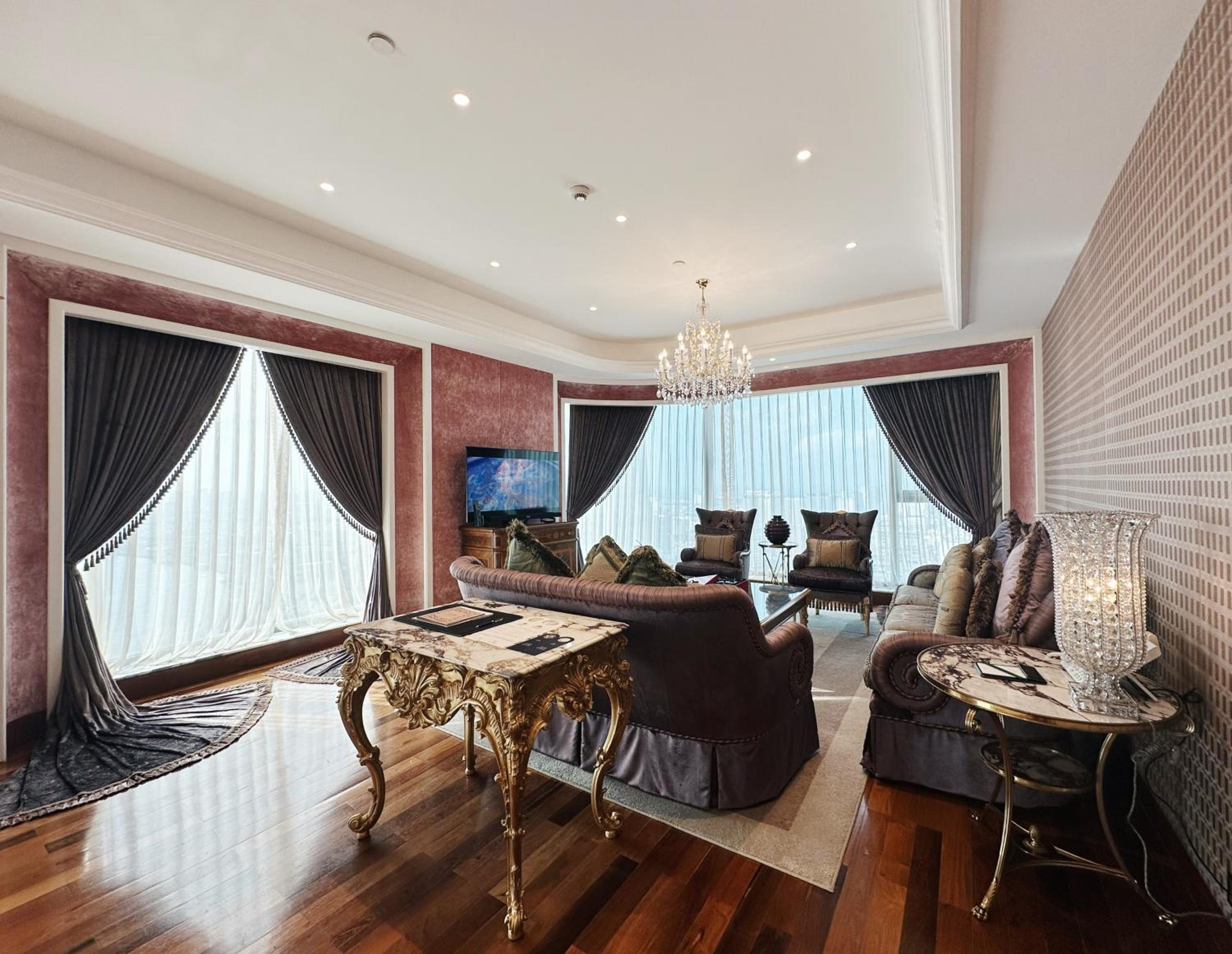 Designer Suite with Two-way Airport Transfer and Executive Lounge Access