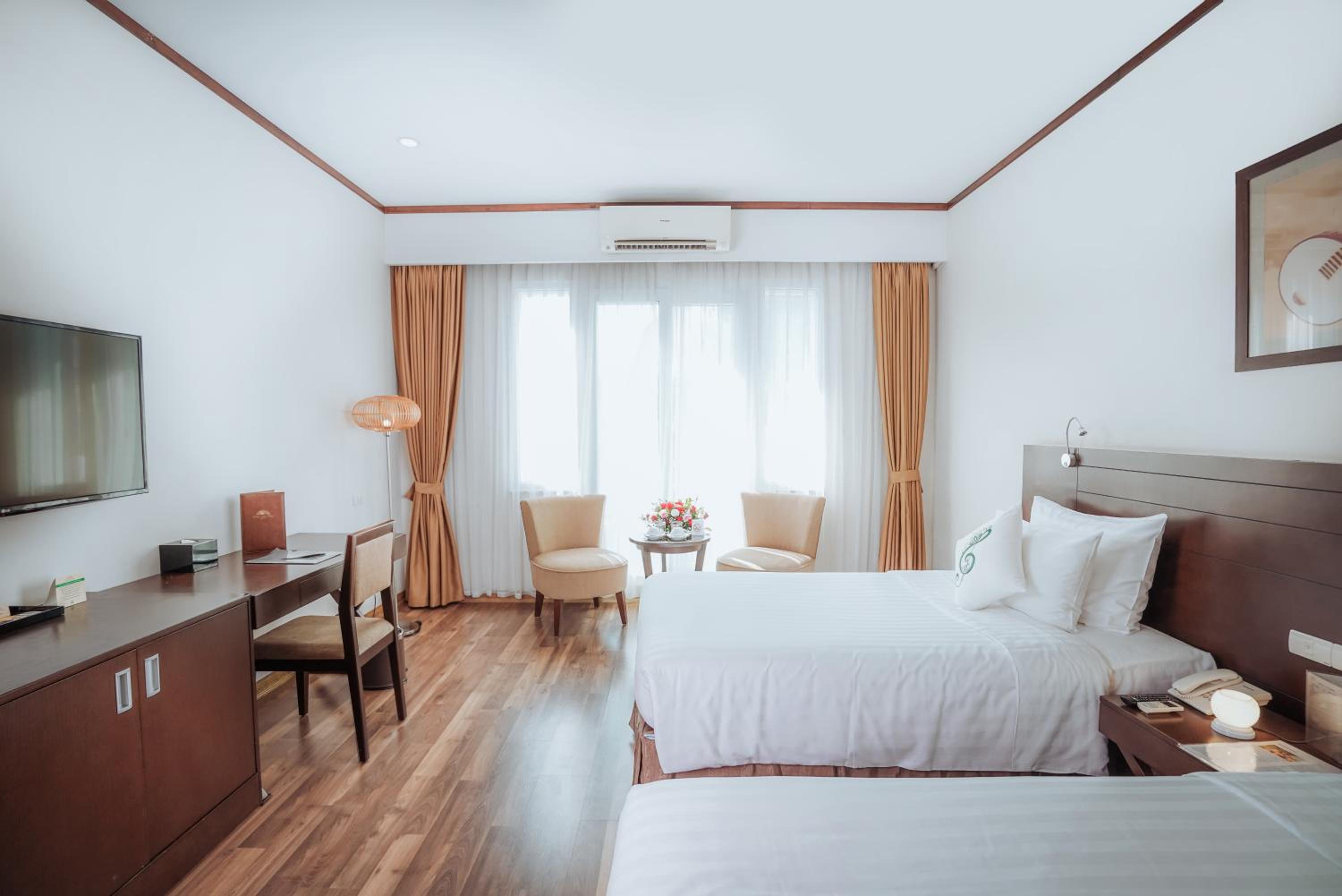 Deluxe Double or Twin Room with City View