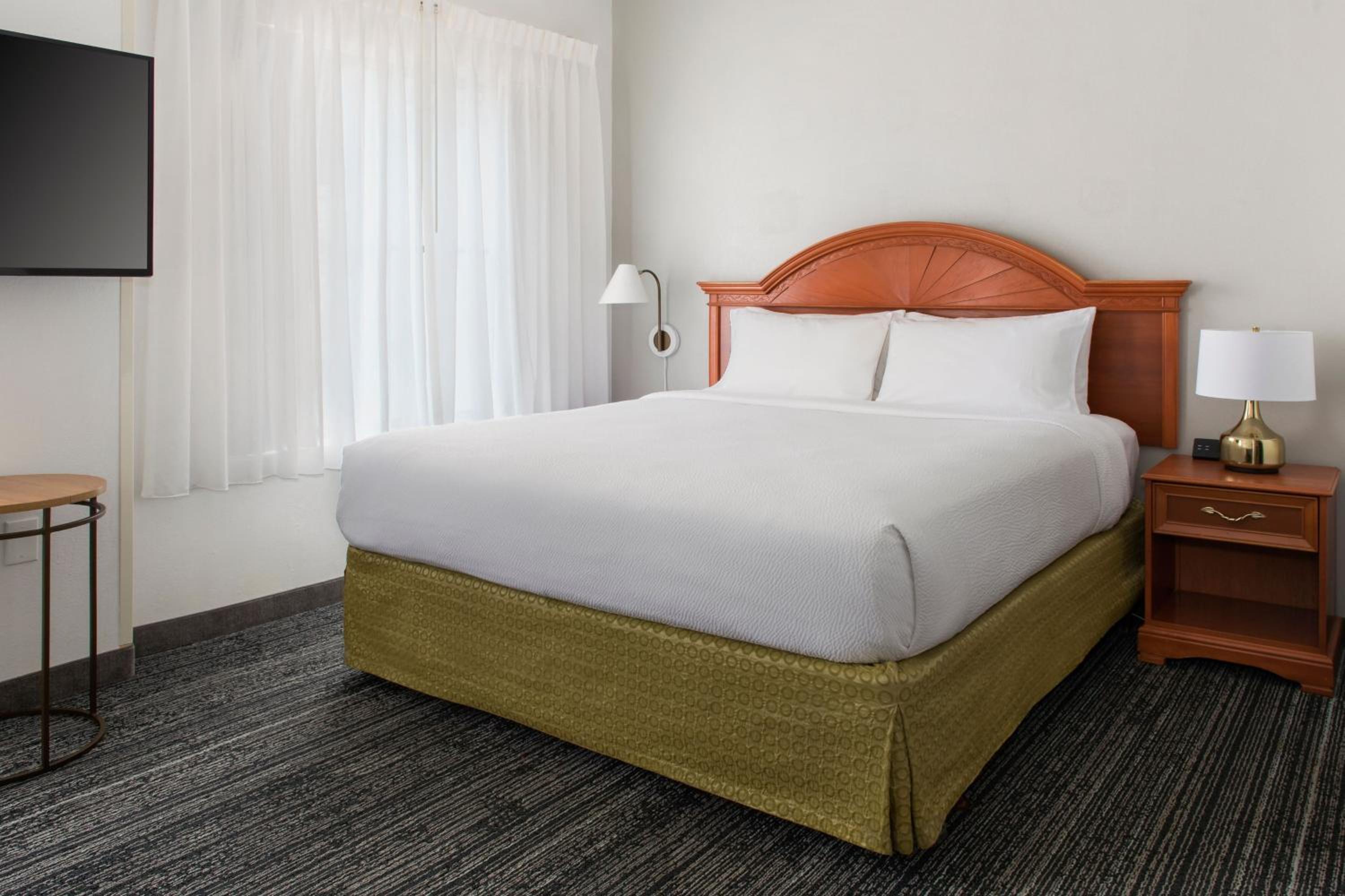 King Studio with Sofa Bed