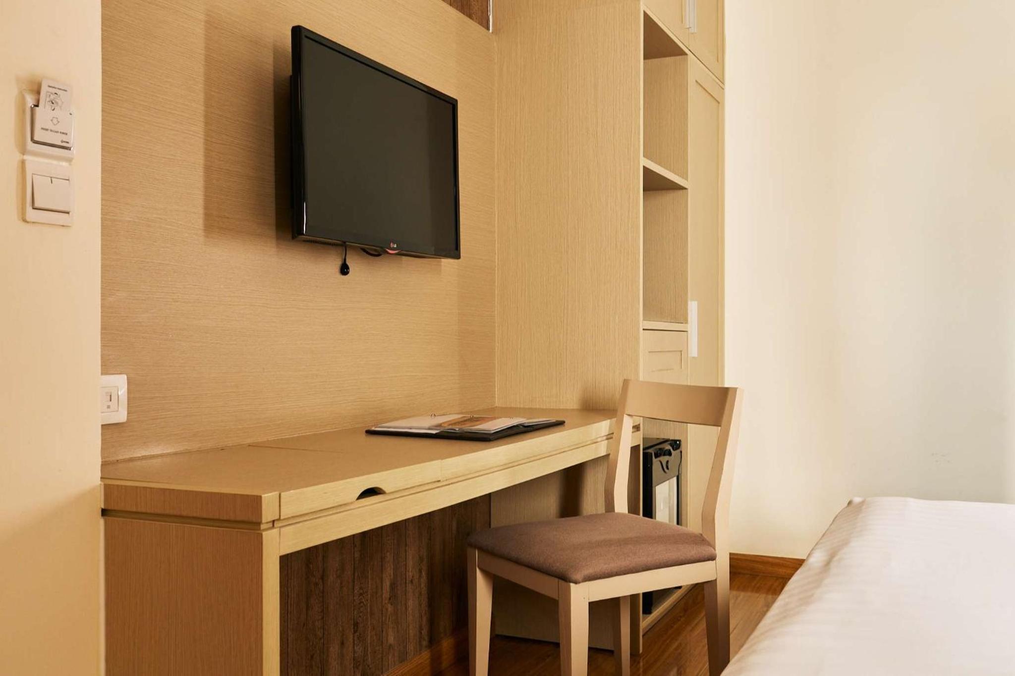 Deluxe Room (No Window)