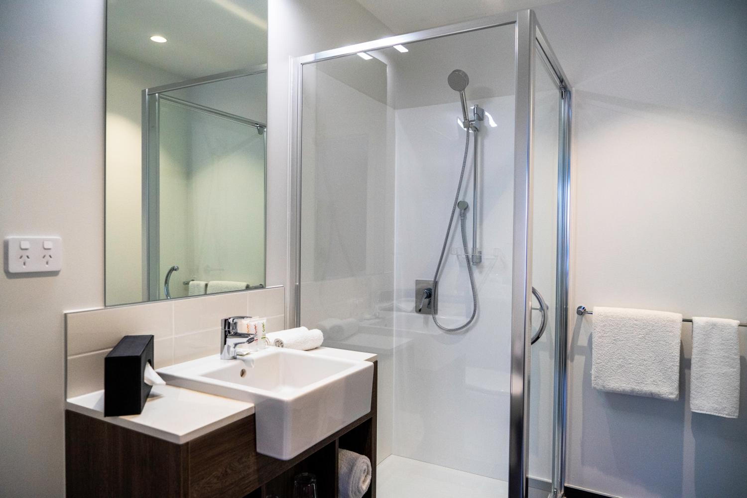 Deluxe Room Package (incl. Breakfast for 2, Parking, WIFI and complimentary upgrade (upon availability))